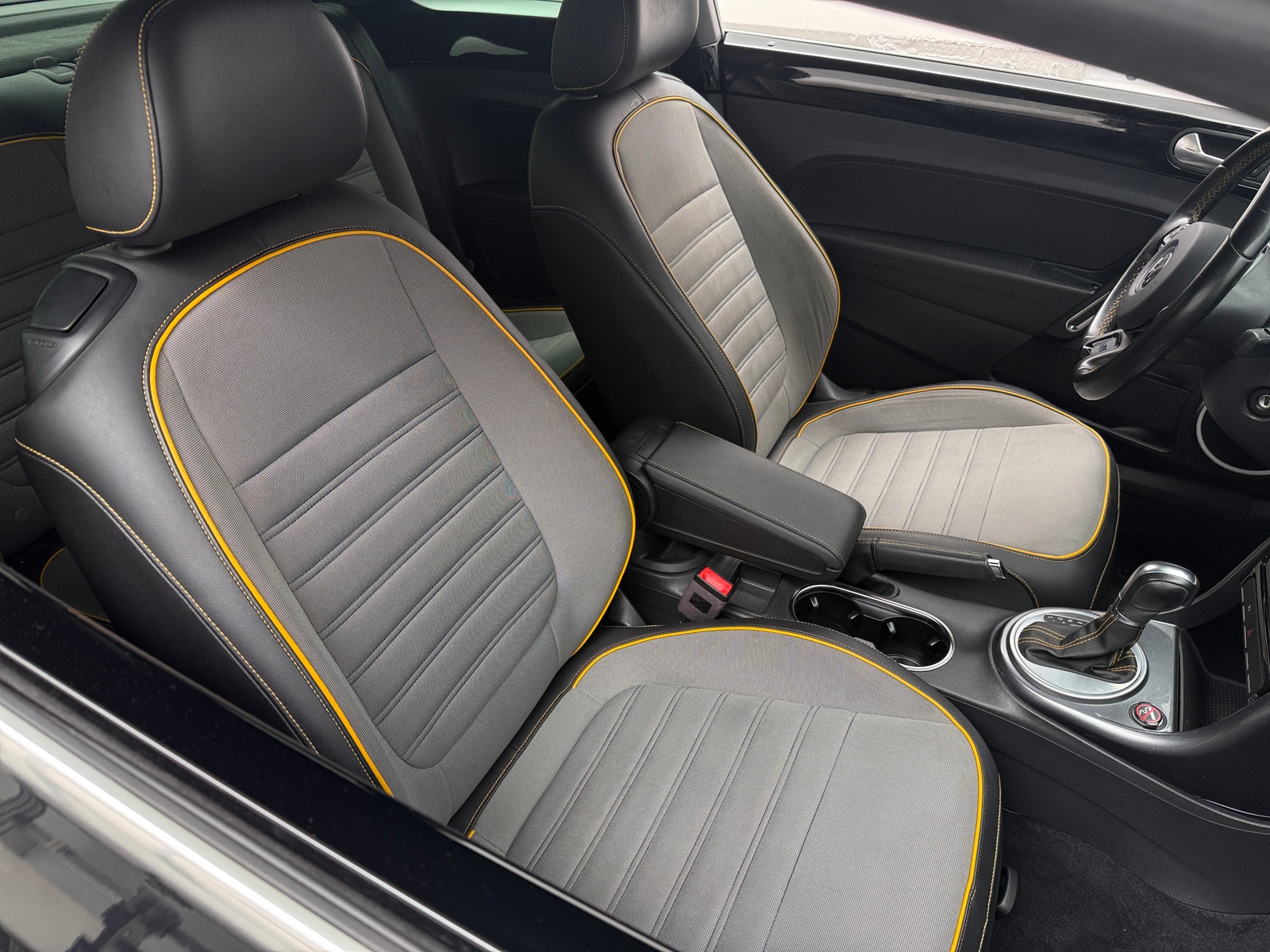 Thumbnail: 2017 Volkswagen Beetle - 2