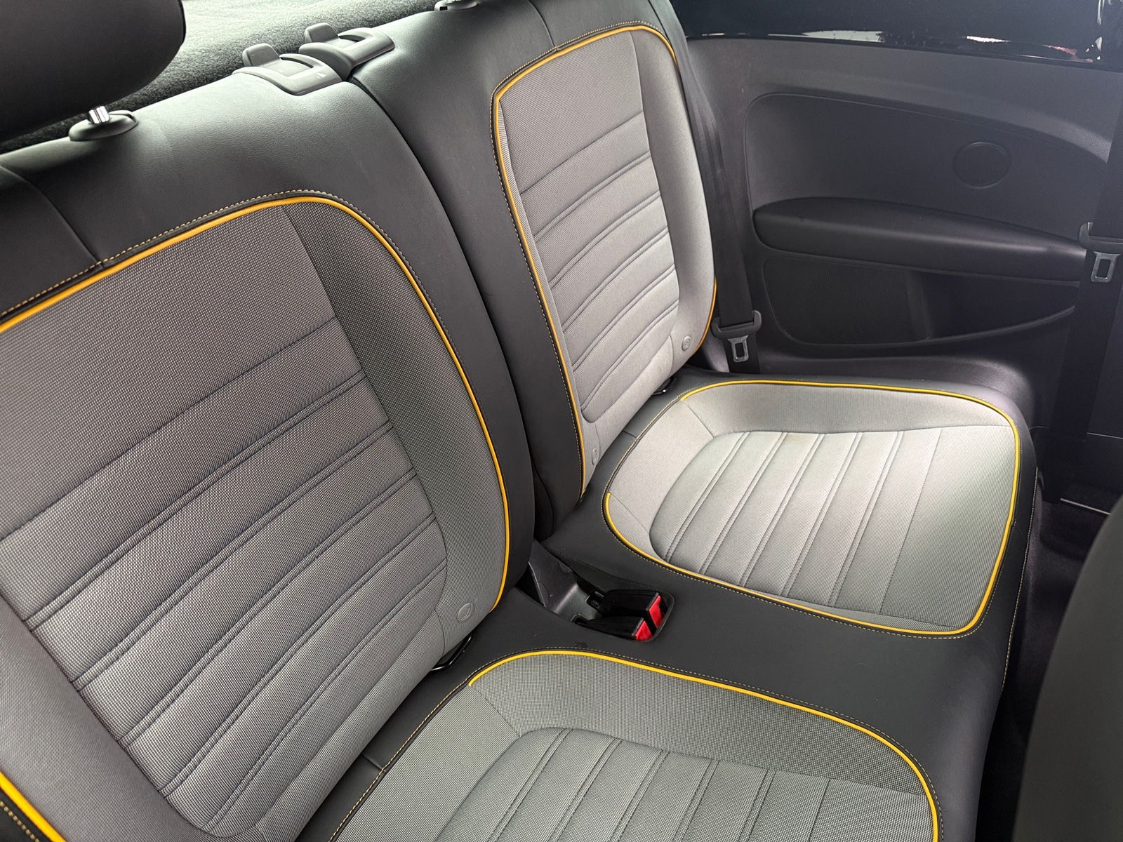 Thumbnail: 2017 Volkswagen Beetle - 6