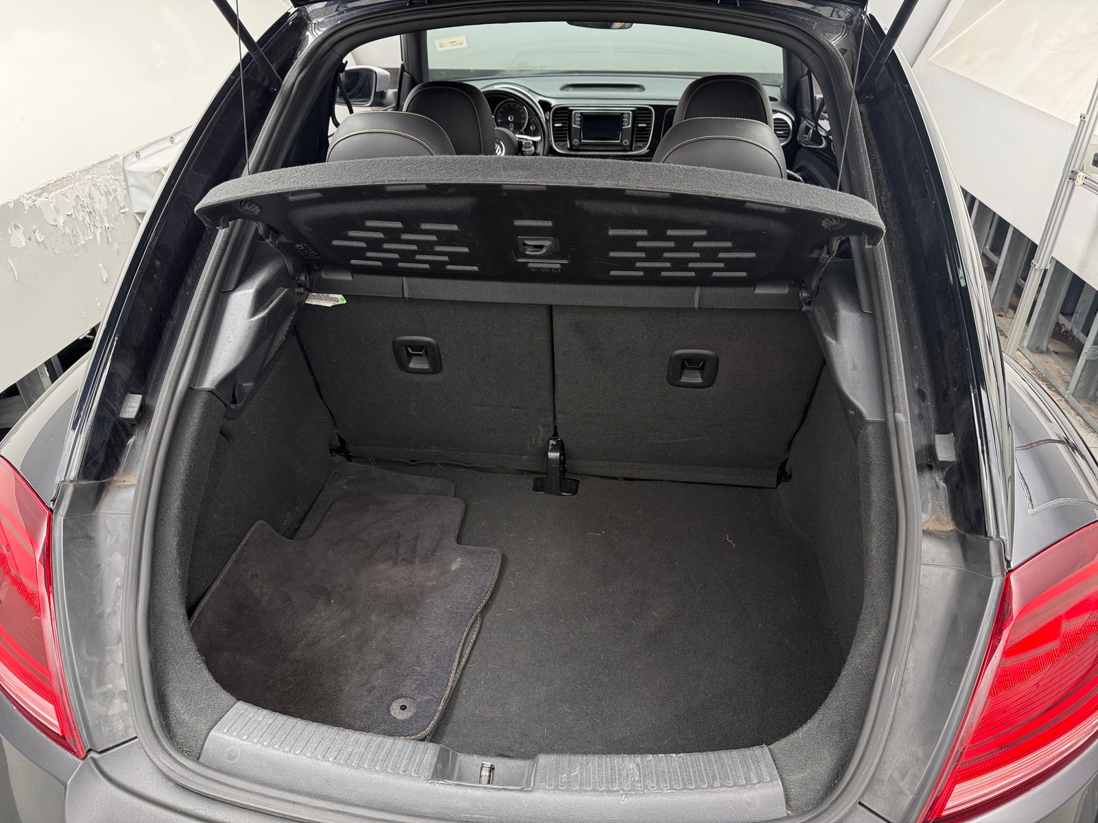 Thumbnail: 2017 Volkswagen Beetle - 7