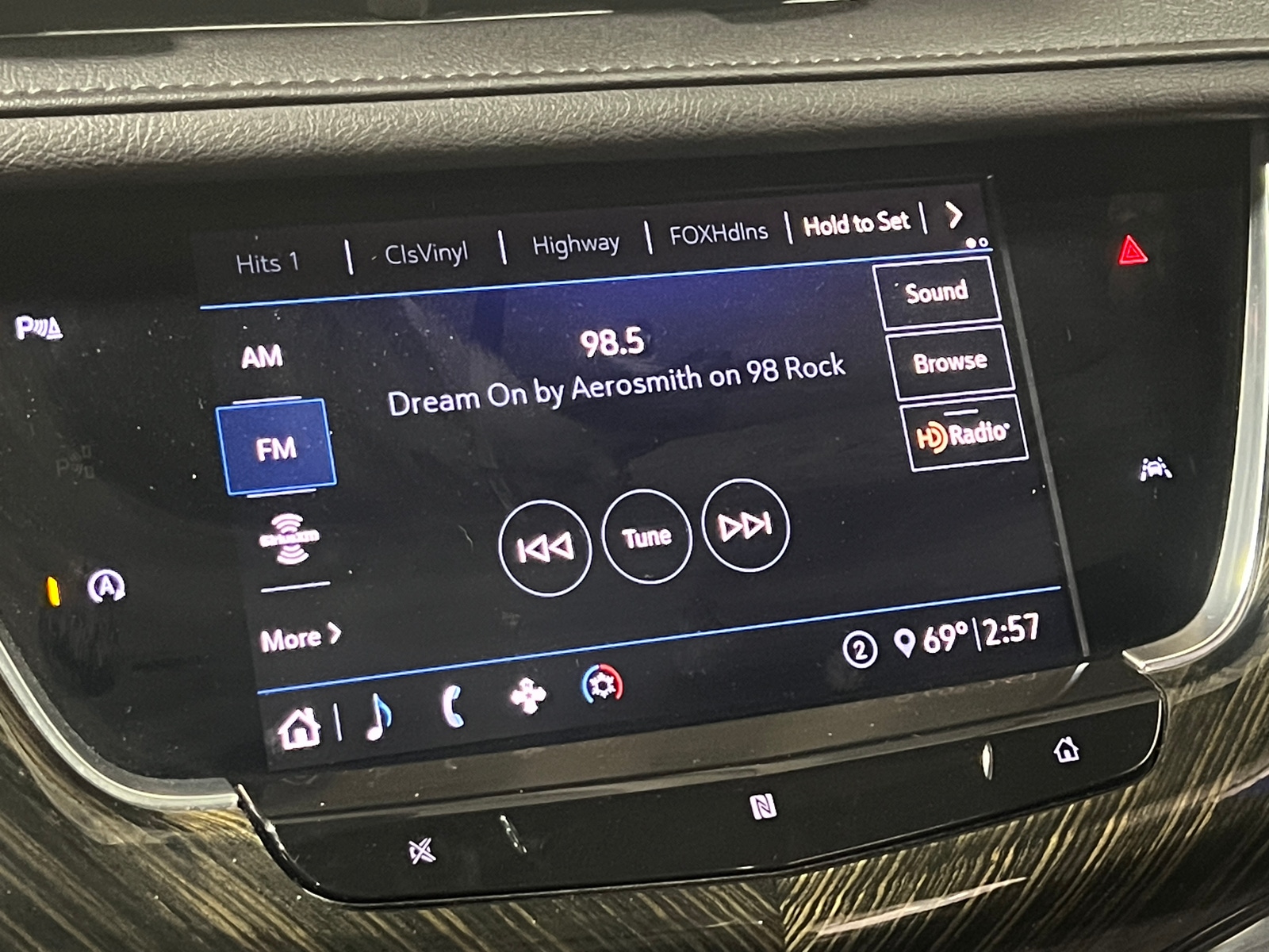 Thumbnail: 2020 Cadillac XT6 - 3