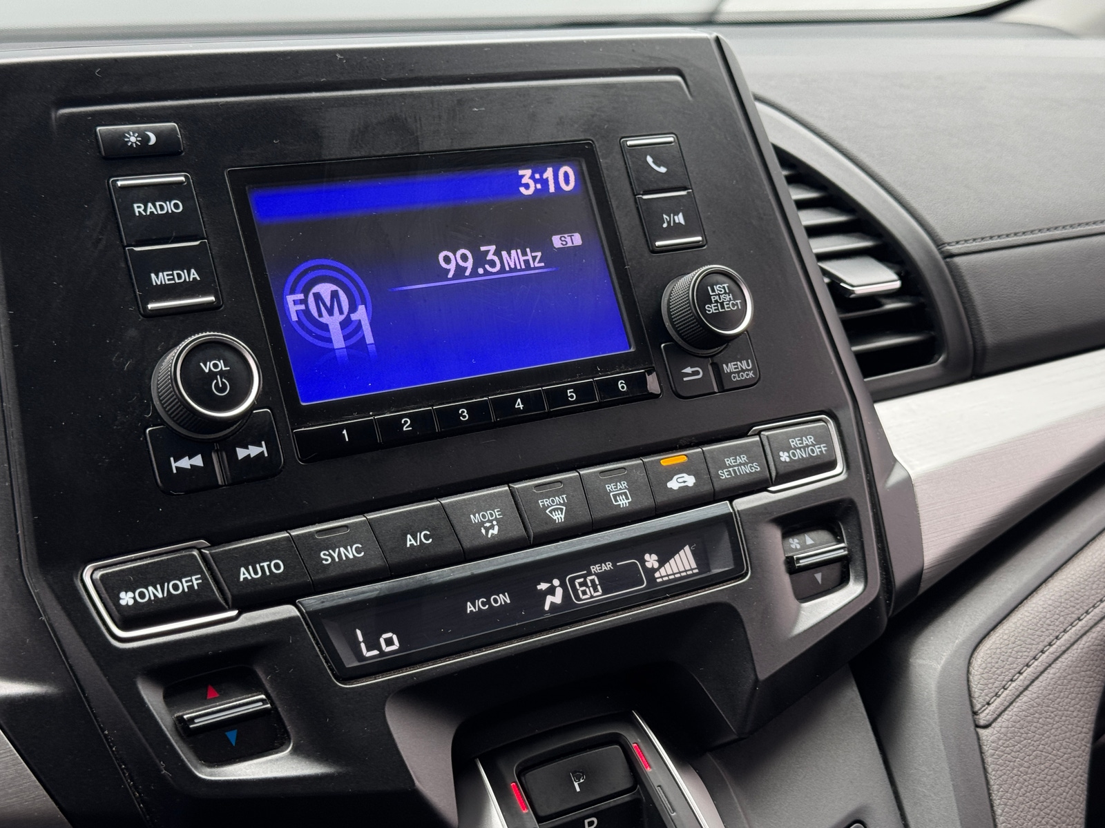 Thumbnail: 2018 Honda Odyssey - 4