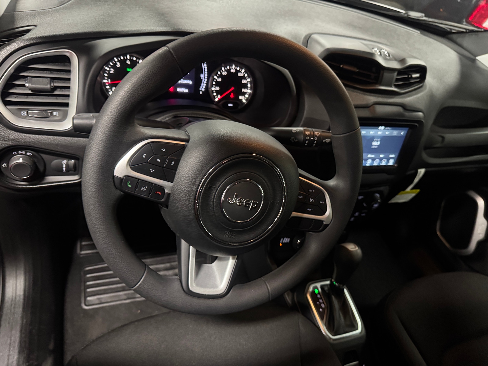 Thumbnail: 2019 Jeep Renegade - 5
