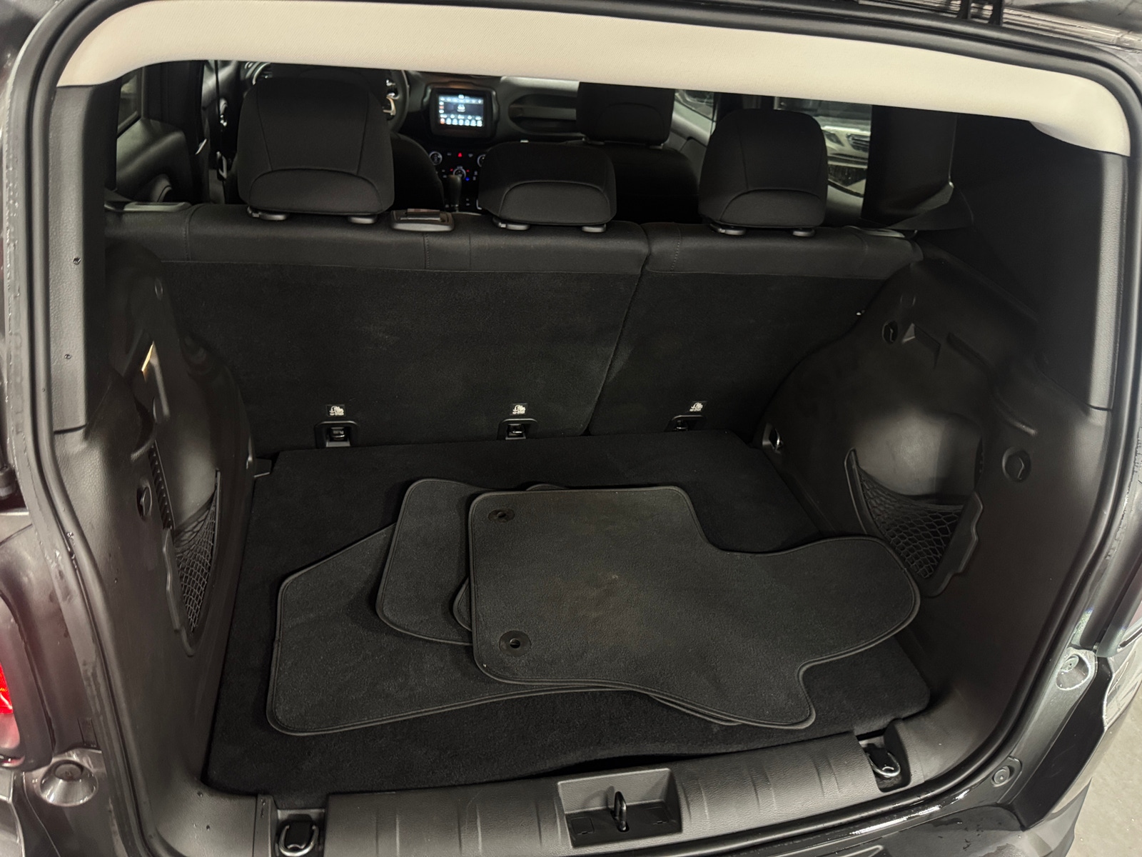 Thumbnail: 2019 Jeep Renegade - 7
