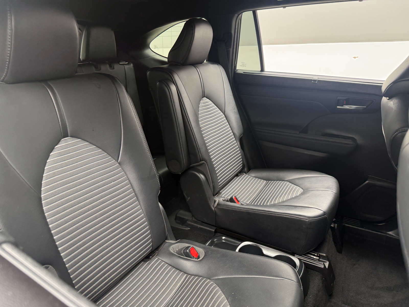 Thumbnail: 2021 Toyota Highlander - 5