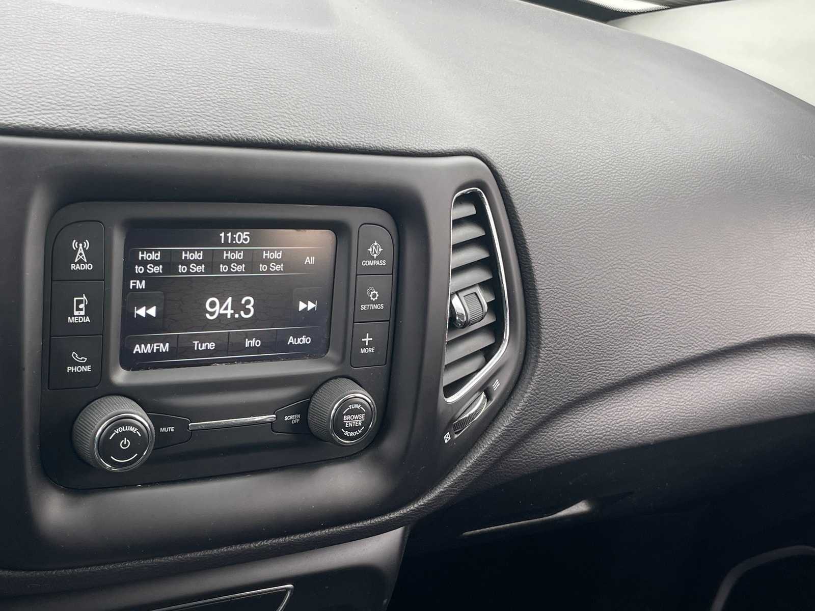Thumbnail: 2018 Jeep Compass - 4