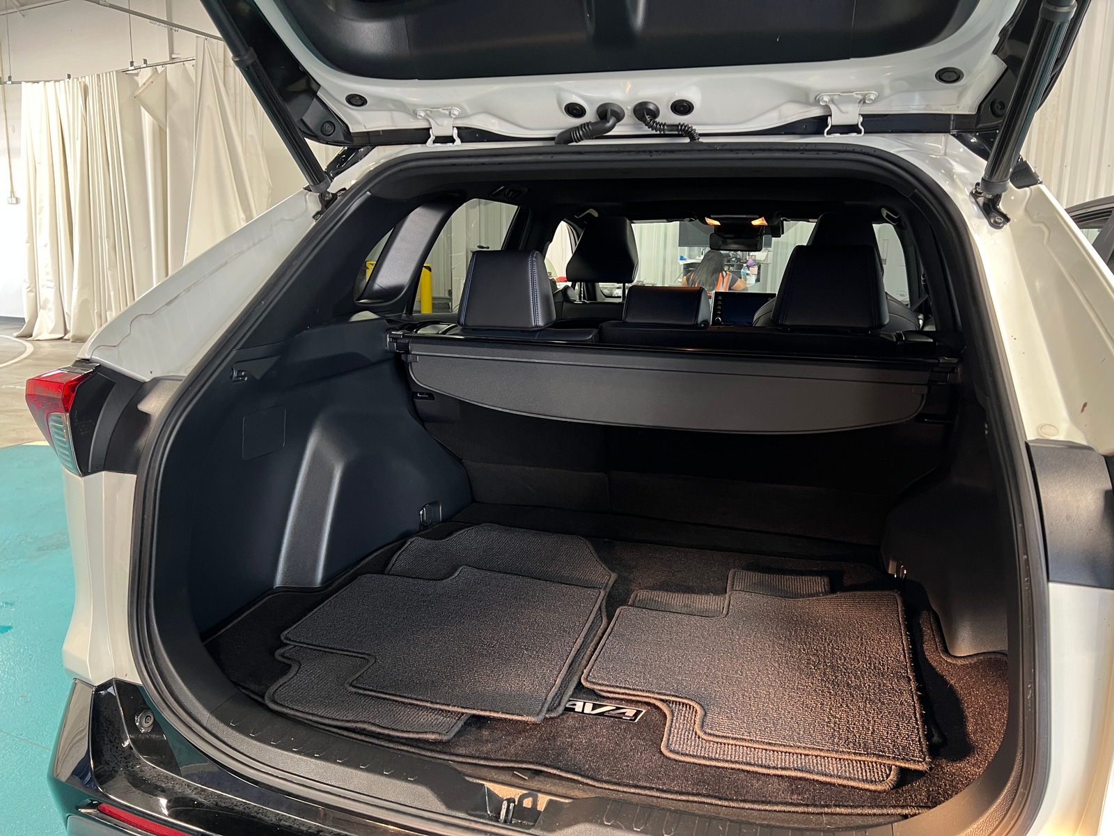 Thumbnail: 2019 Toyota RAV4 - 6