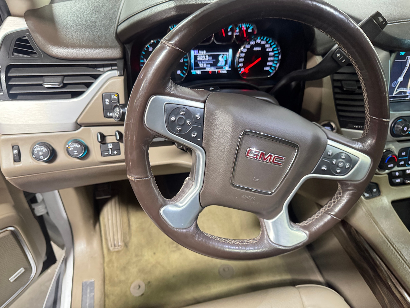 Thumbnail: 2018 GMC Yukon XL - 4