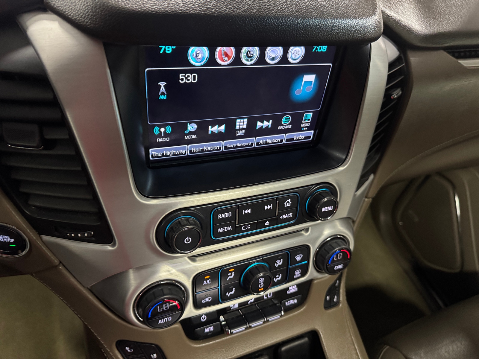 Thumbnail: 2018 GMC Yukon XL - 3