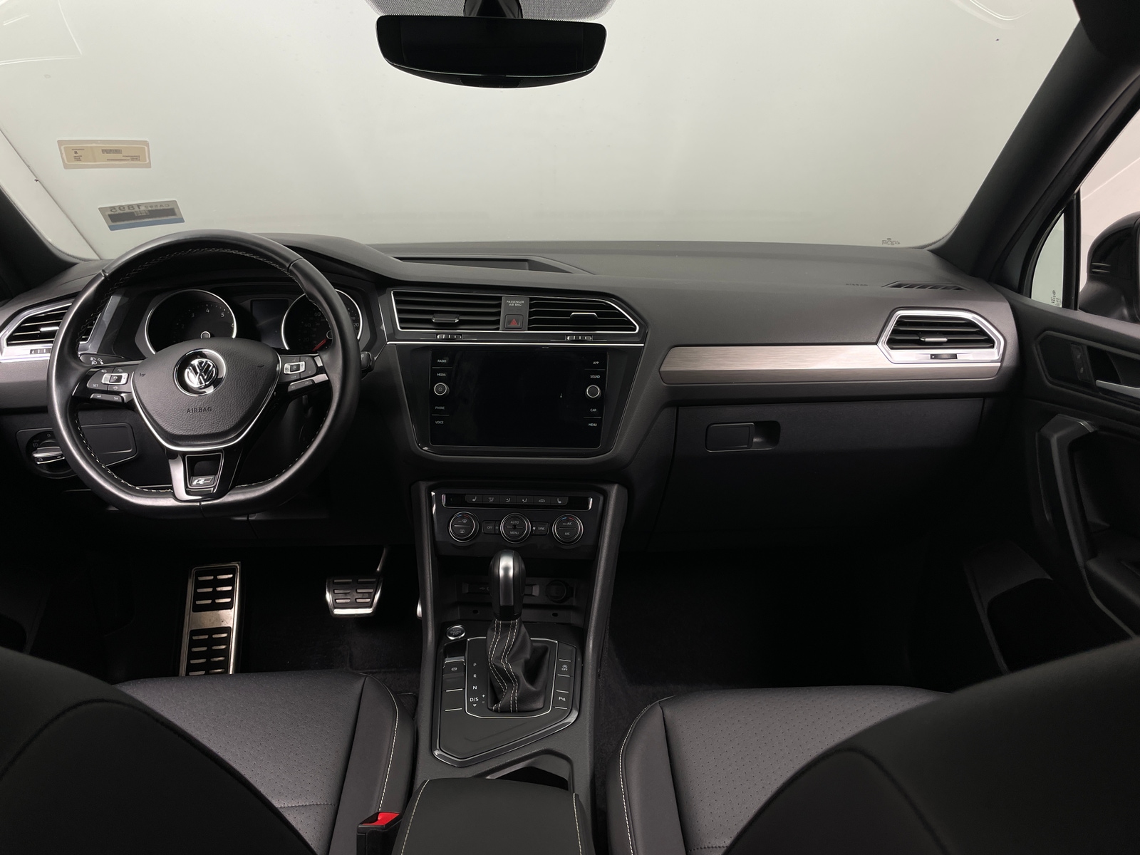 Thumbnail: 2021 Volkswagen Tiguan - 2