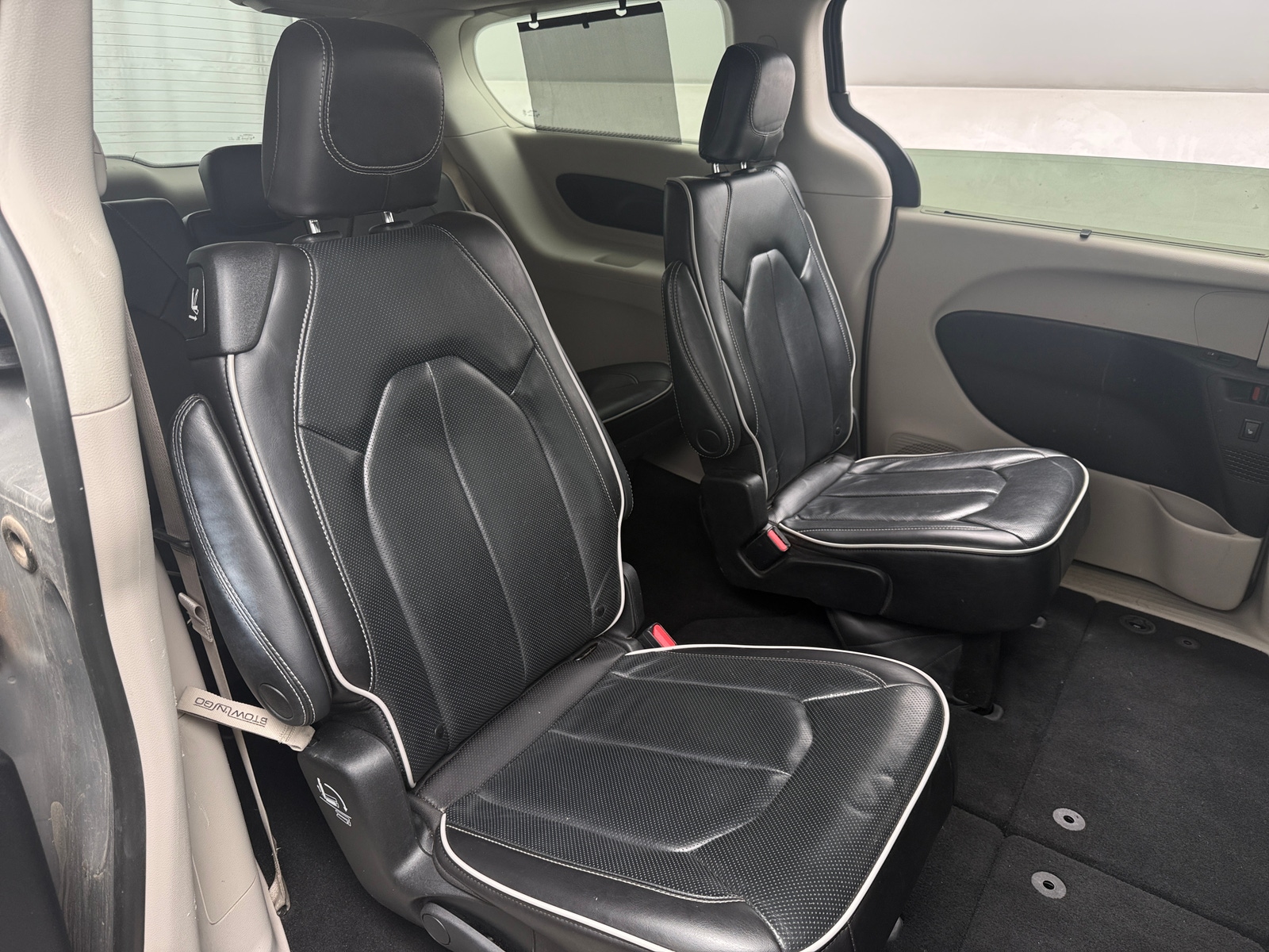 Thumbnail: 2023 Chrysler Pacifica - 5