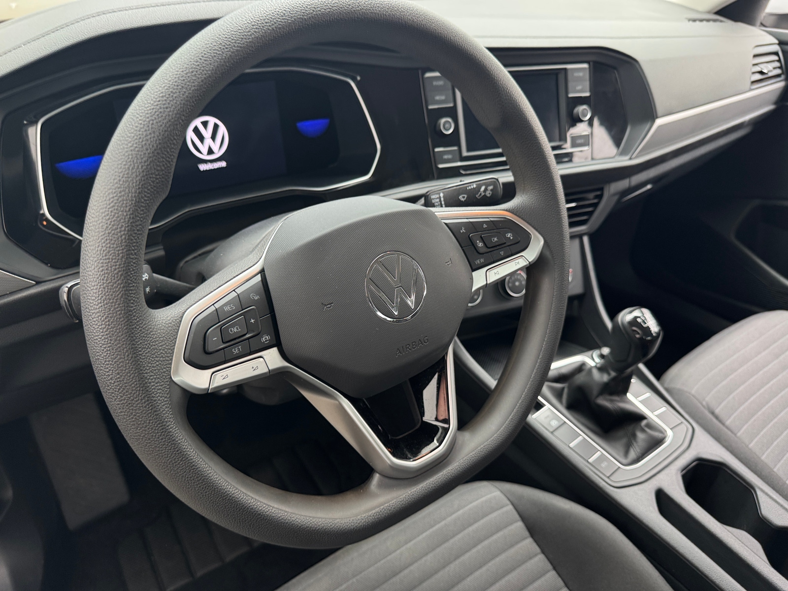 Thumbnail: 2022 Volkswagen Jetta - 5