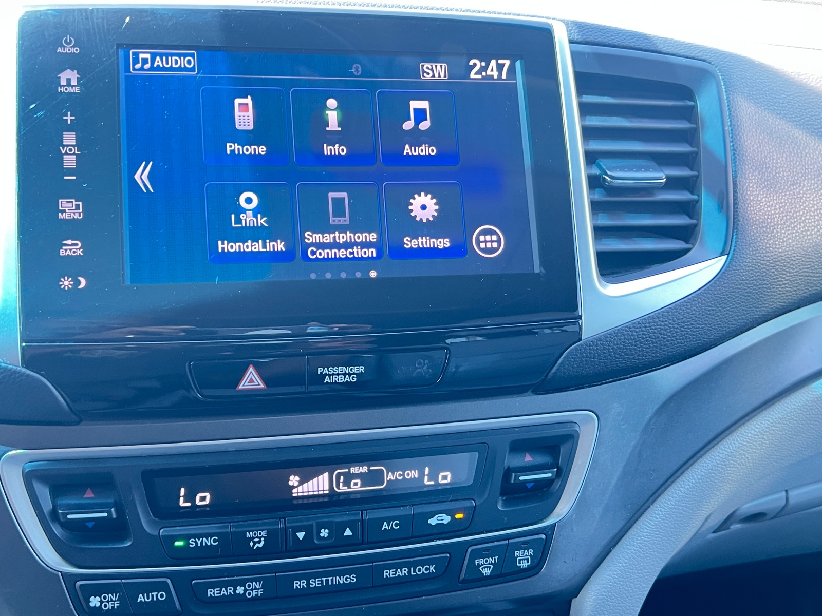 Thumbnail: 2017 Honda Pilot - 3