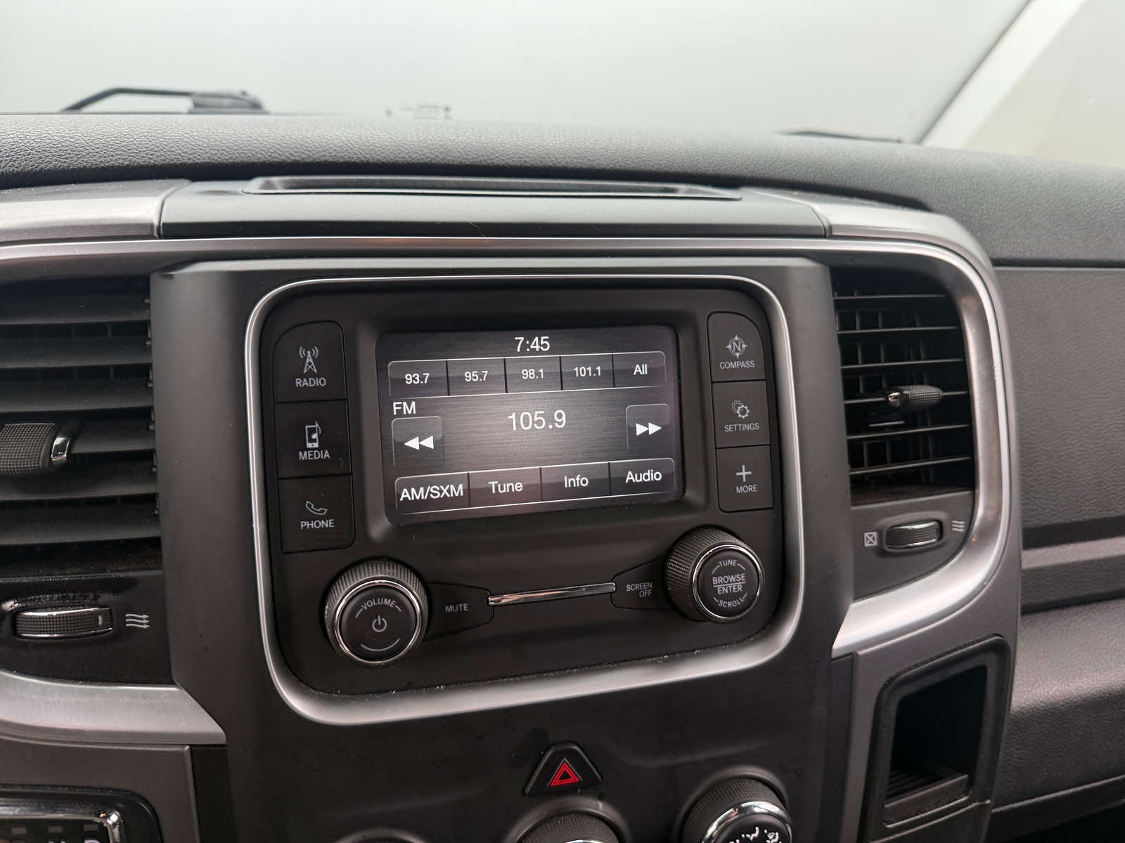Thumbnail: 2024 RAM 1500 Classic - 4