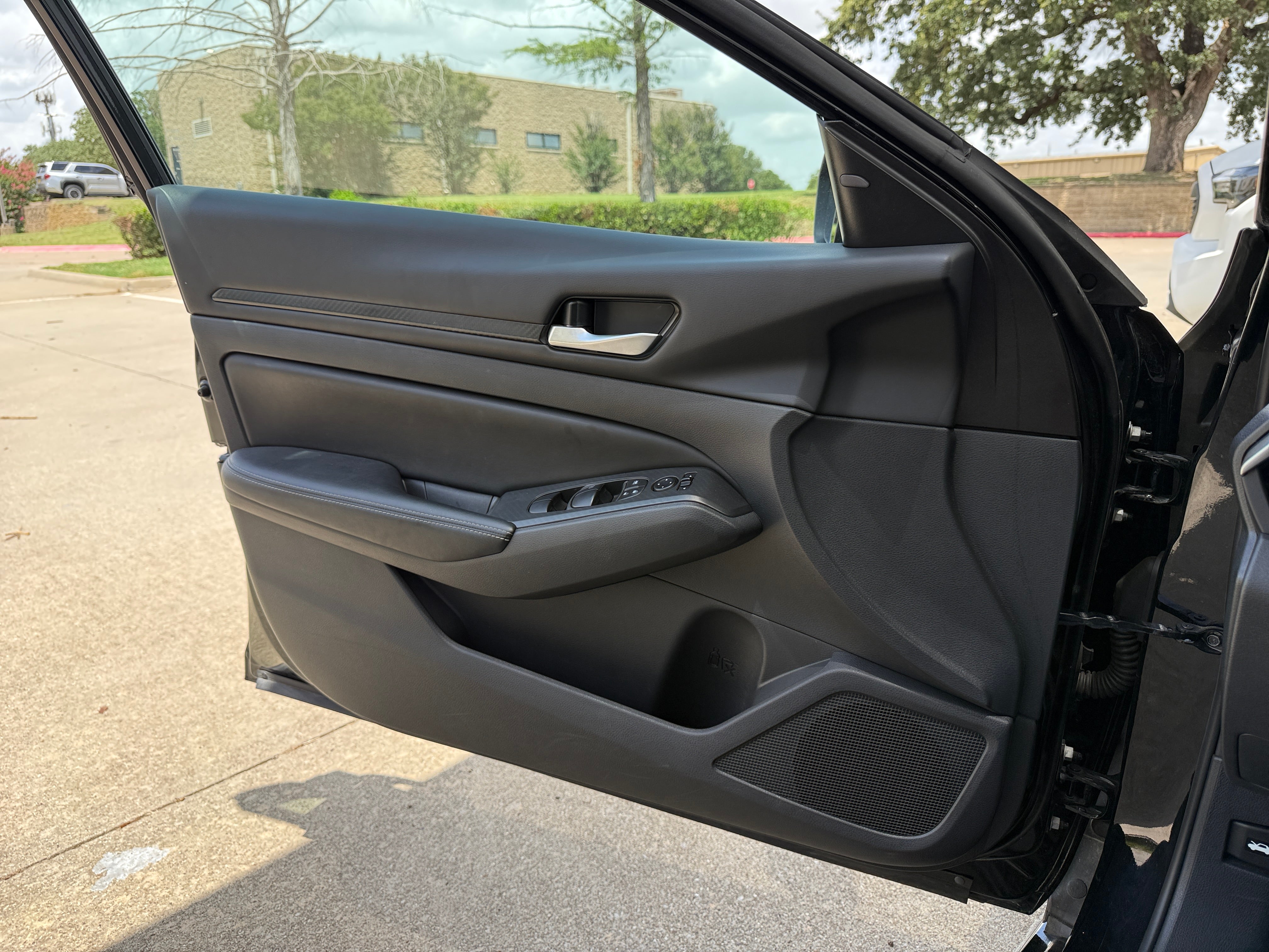 2025 Nissan Altima SV - Photo 5
