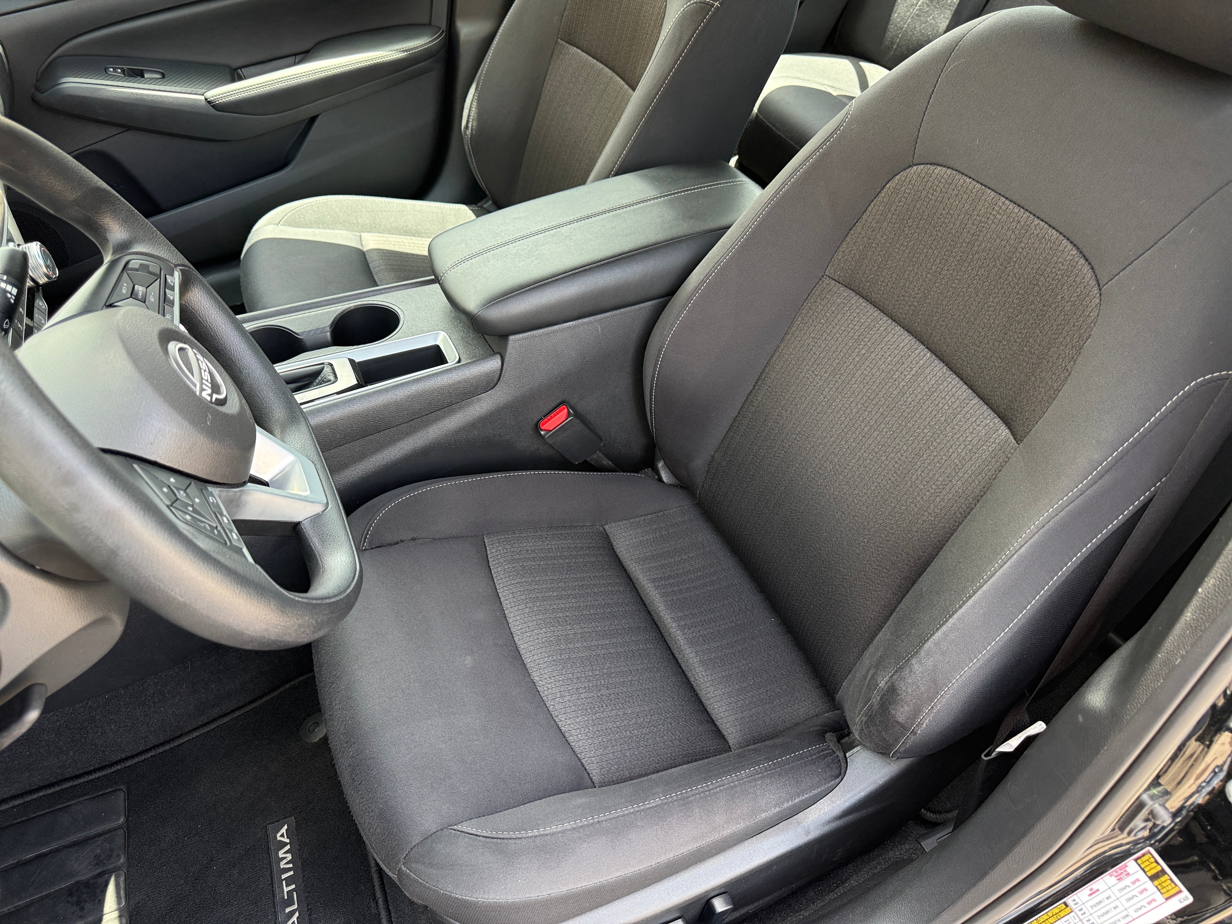 2025 Nissan Altima SV - Photo 9