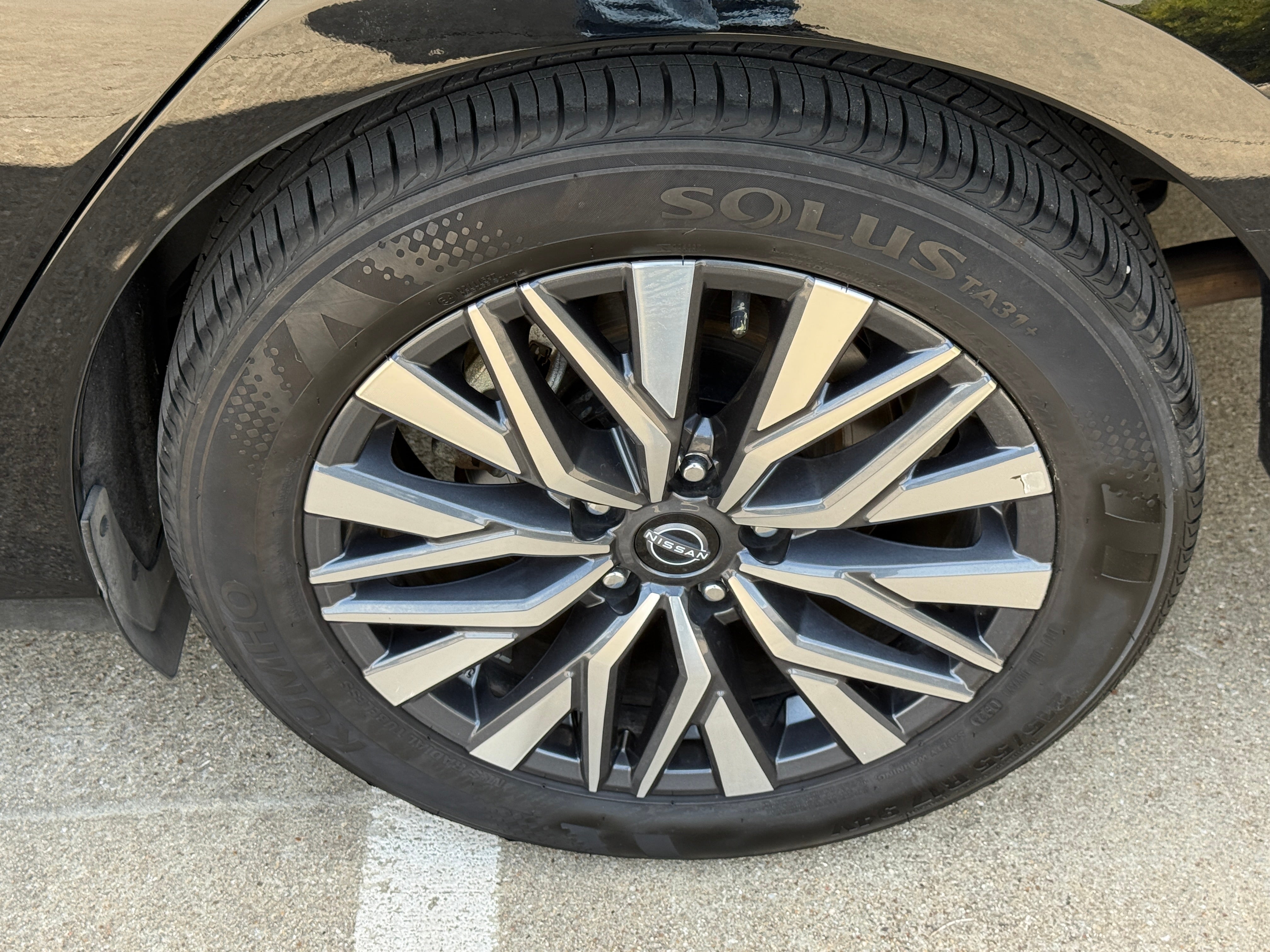 2025 Nissan Altima SV - Photo 15