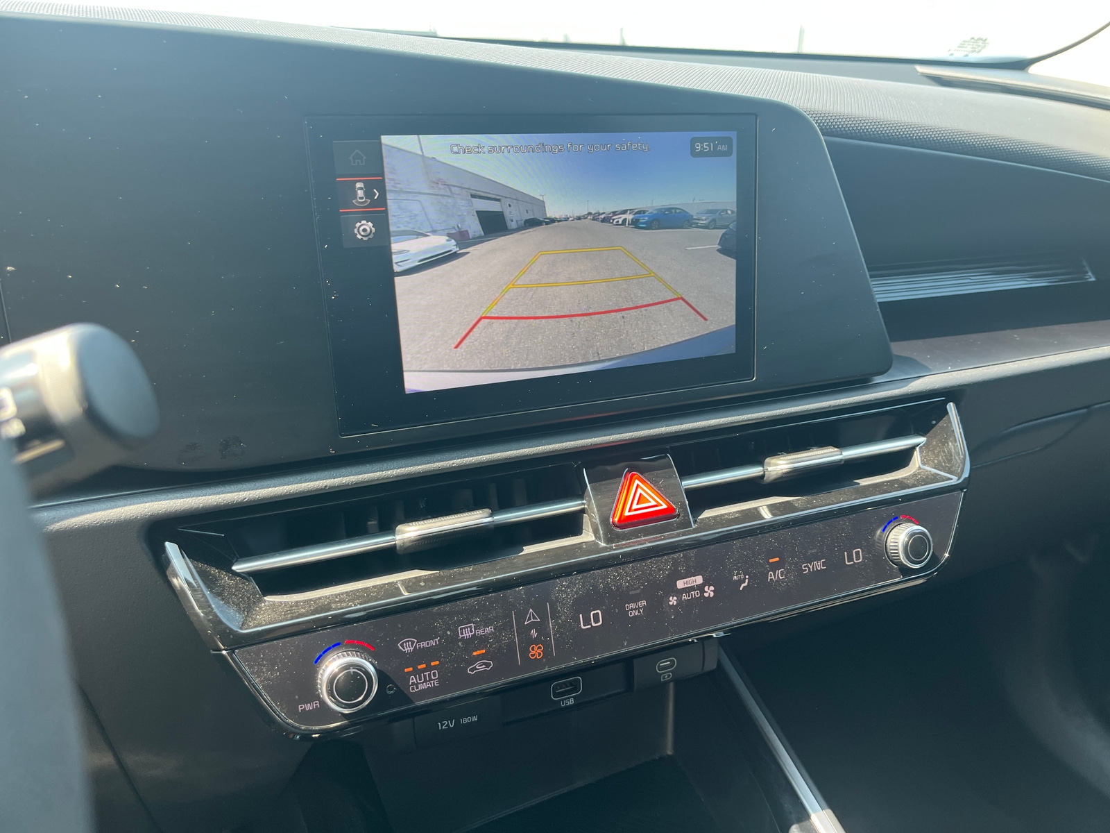 Thumbnail: 2026 Kia Niro - 4