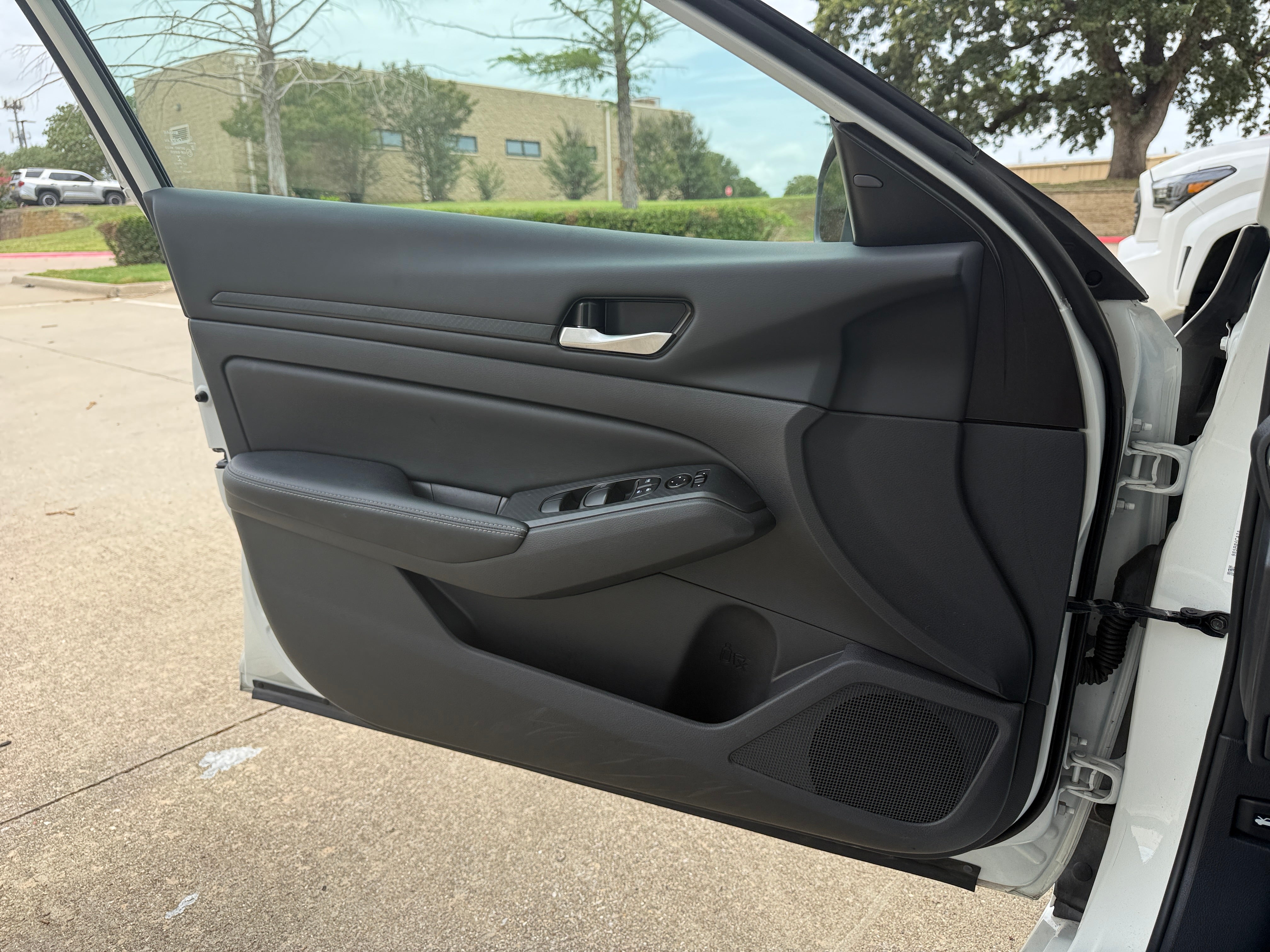 2025 Nissan Altima SV - Photo 5