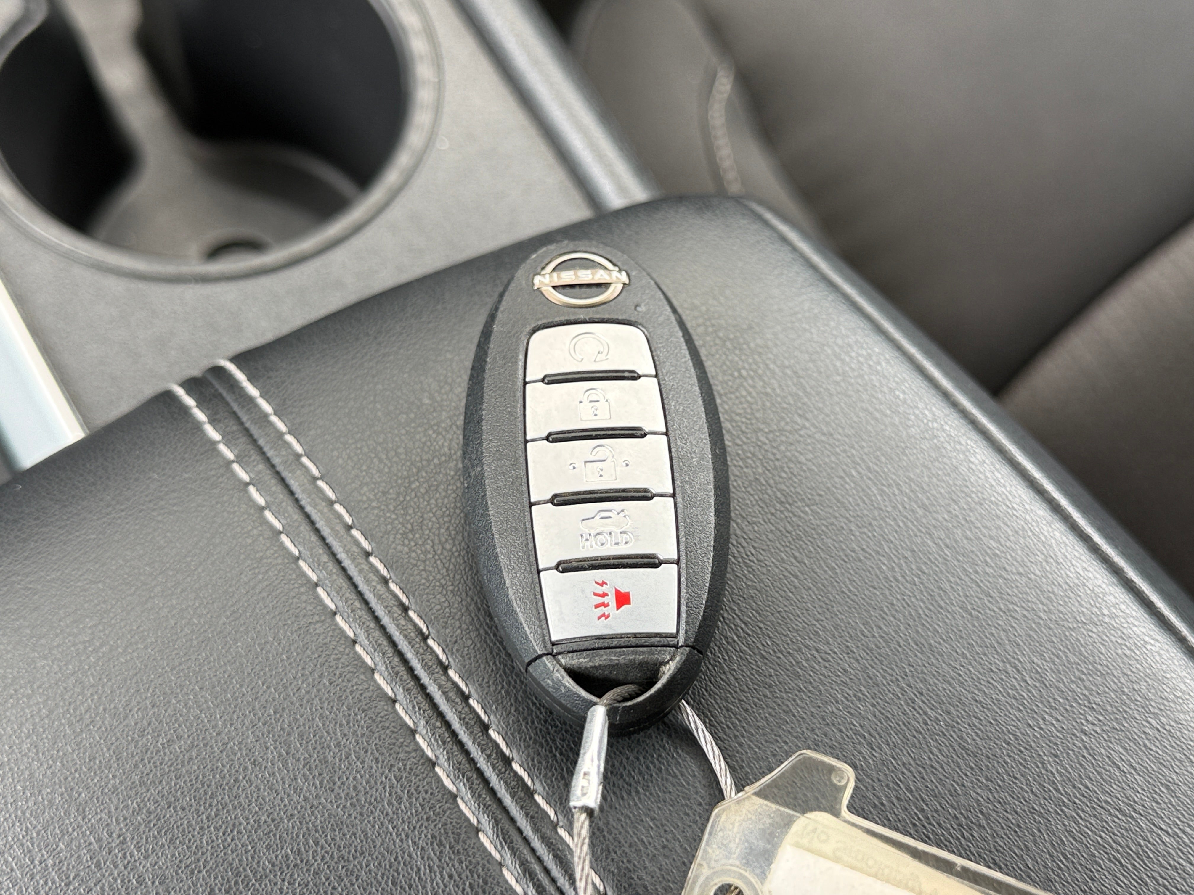 2025 Nissan Altima SV - Photo 14