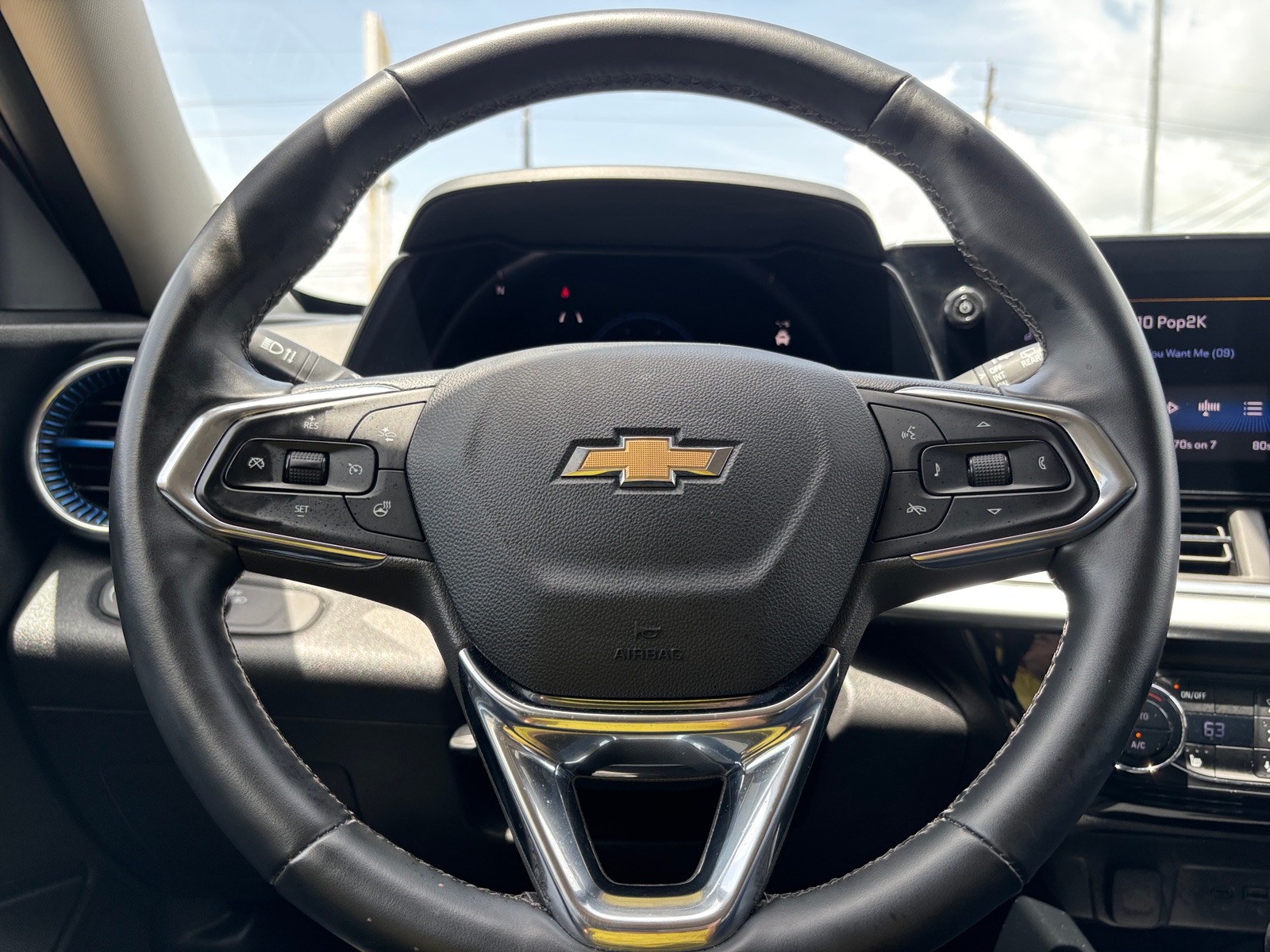 Thumbnail: 2025 Chevrolet Trax - 5