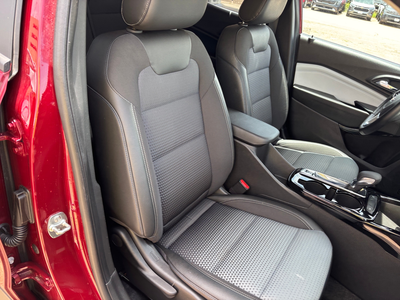 Thumbnail: 2025 Chevrolet Trax - 2