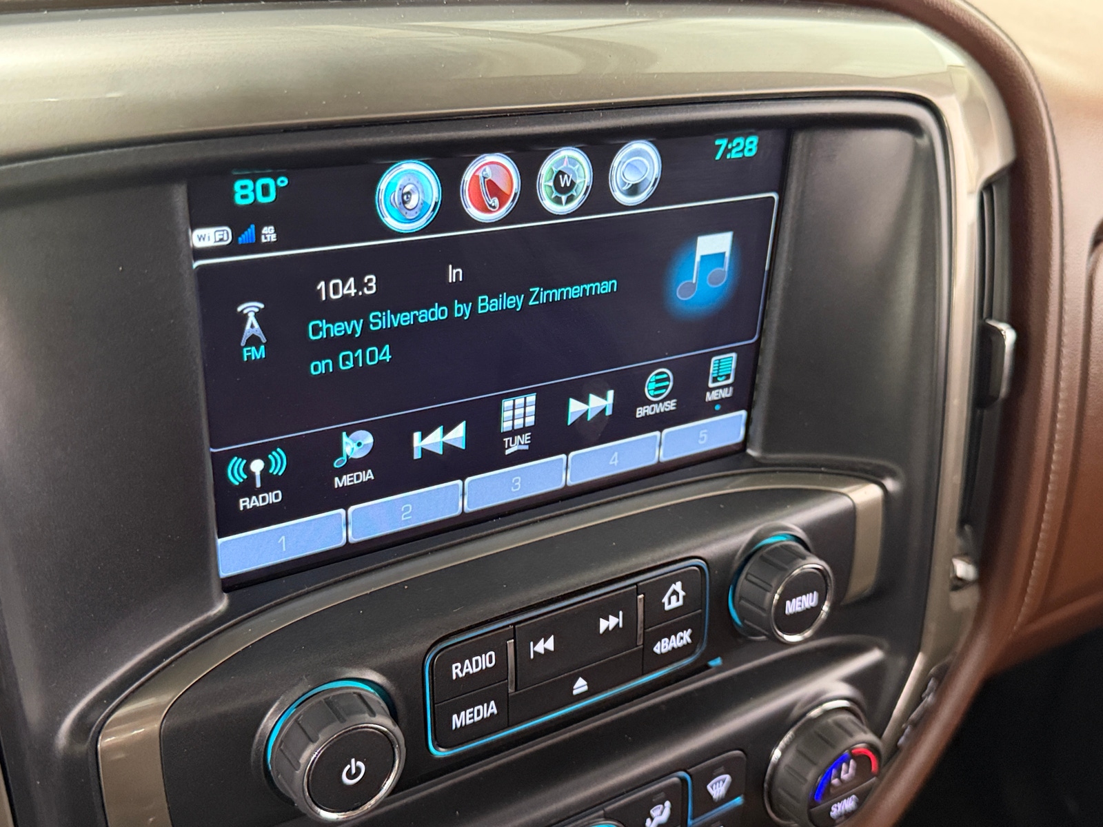 Thumbnail: 2018 Chevrolet Silverado 1500 - 3
