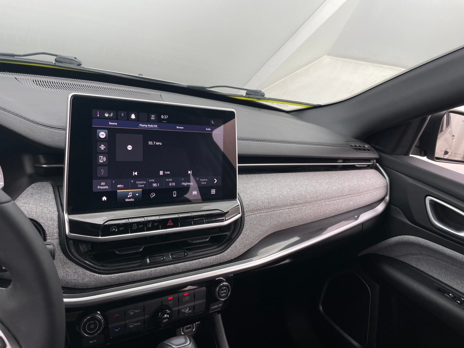 Thumbnail: 2023 Jeep Compass - 3