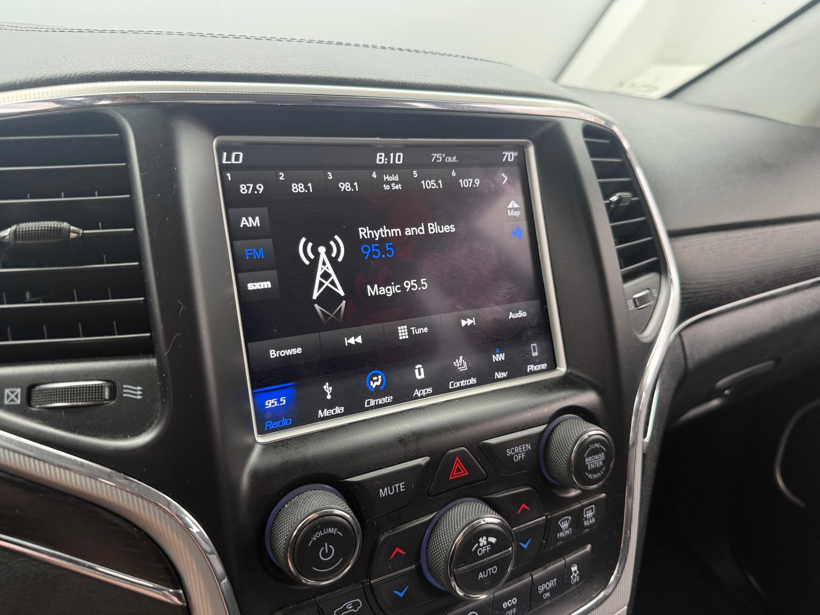 Thumbnail: 2018 Jeep Grand Cherokee - 3