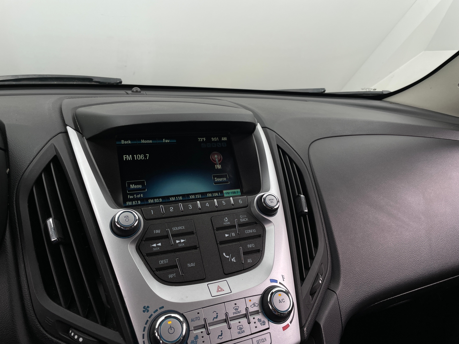 Thumbnail: 2017 Chevrolet Equinox - 3