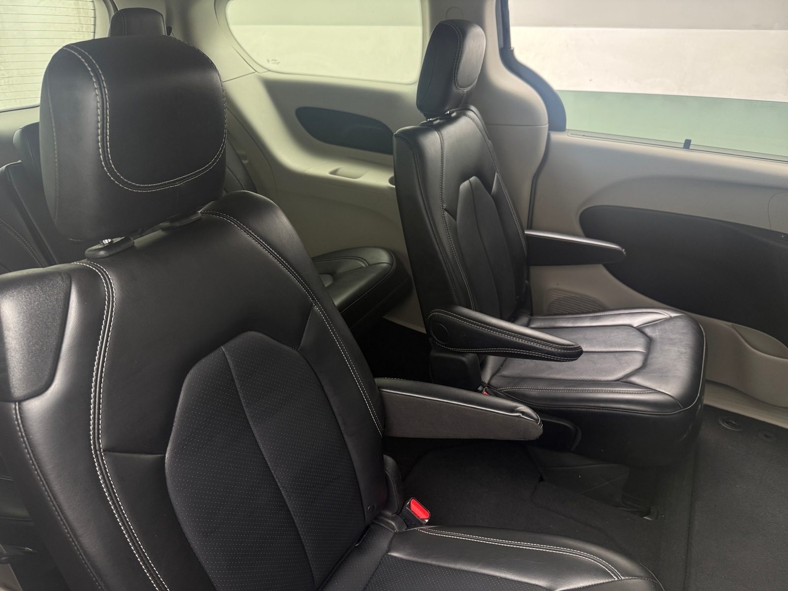 Thumbnail: 2024 Chrysler Pacifica - 5