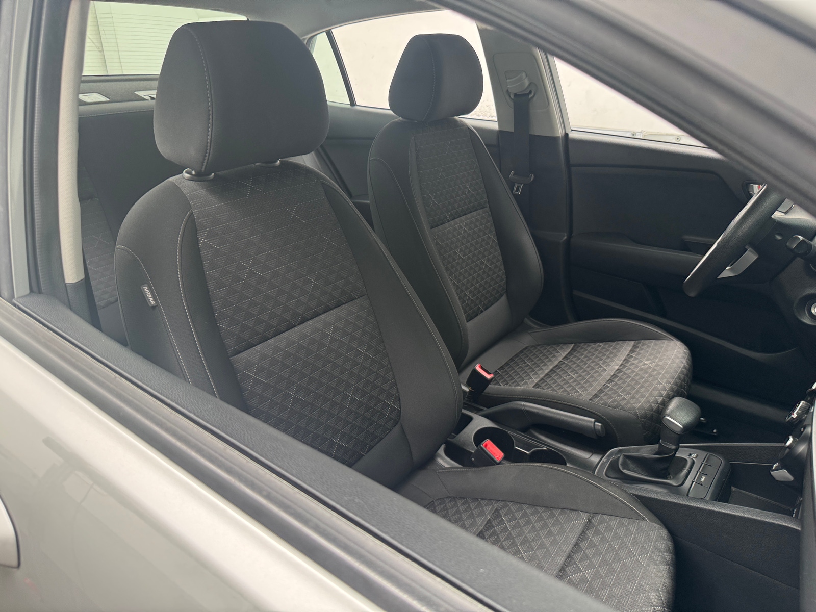 Thumbnail: 2022 Kia Rio - 2