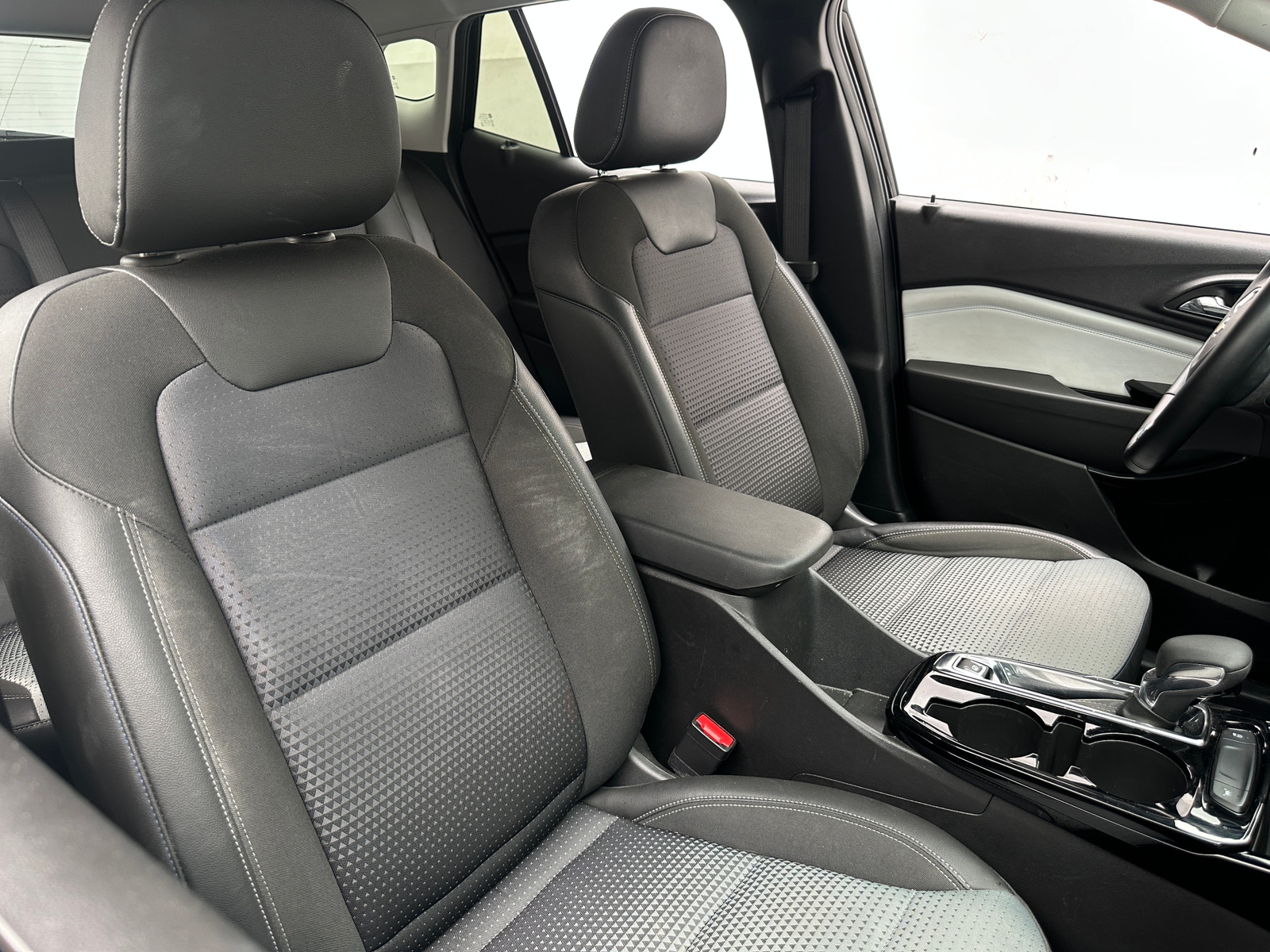 Thumbnail: 2025 Chevrolet Trax - 2