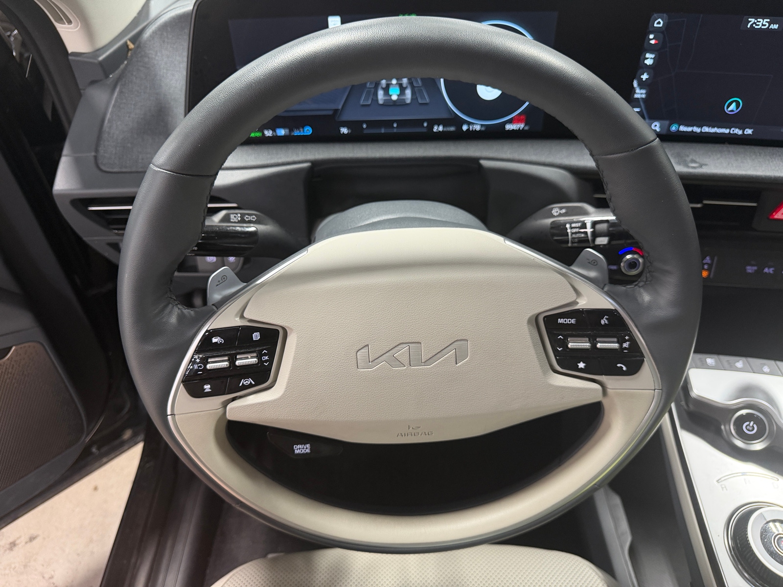 Thumbnail: 2022 Kia EV6 - 4