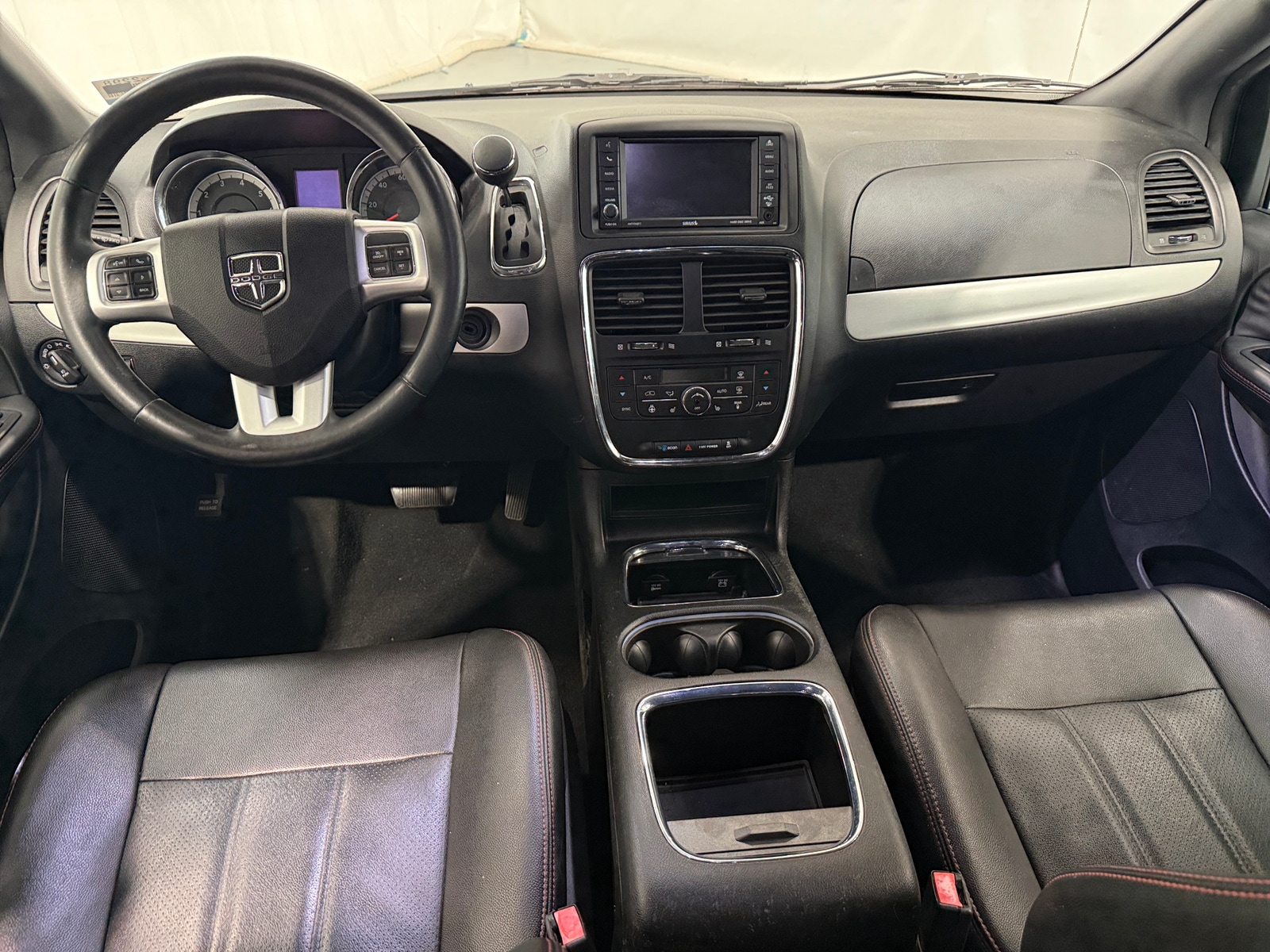 Thumbnail: 2019 Dodge Grand Caravan - 2