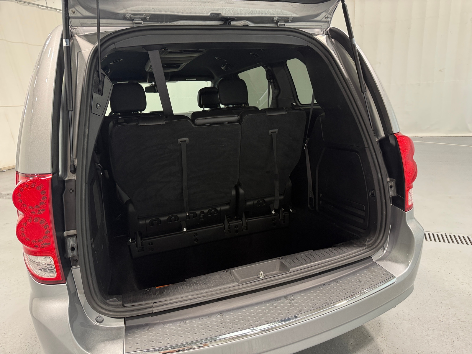 Thumbnail: 2019 Dodge Grand Caravan - 6