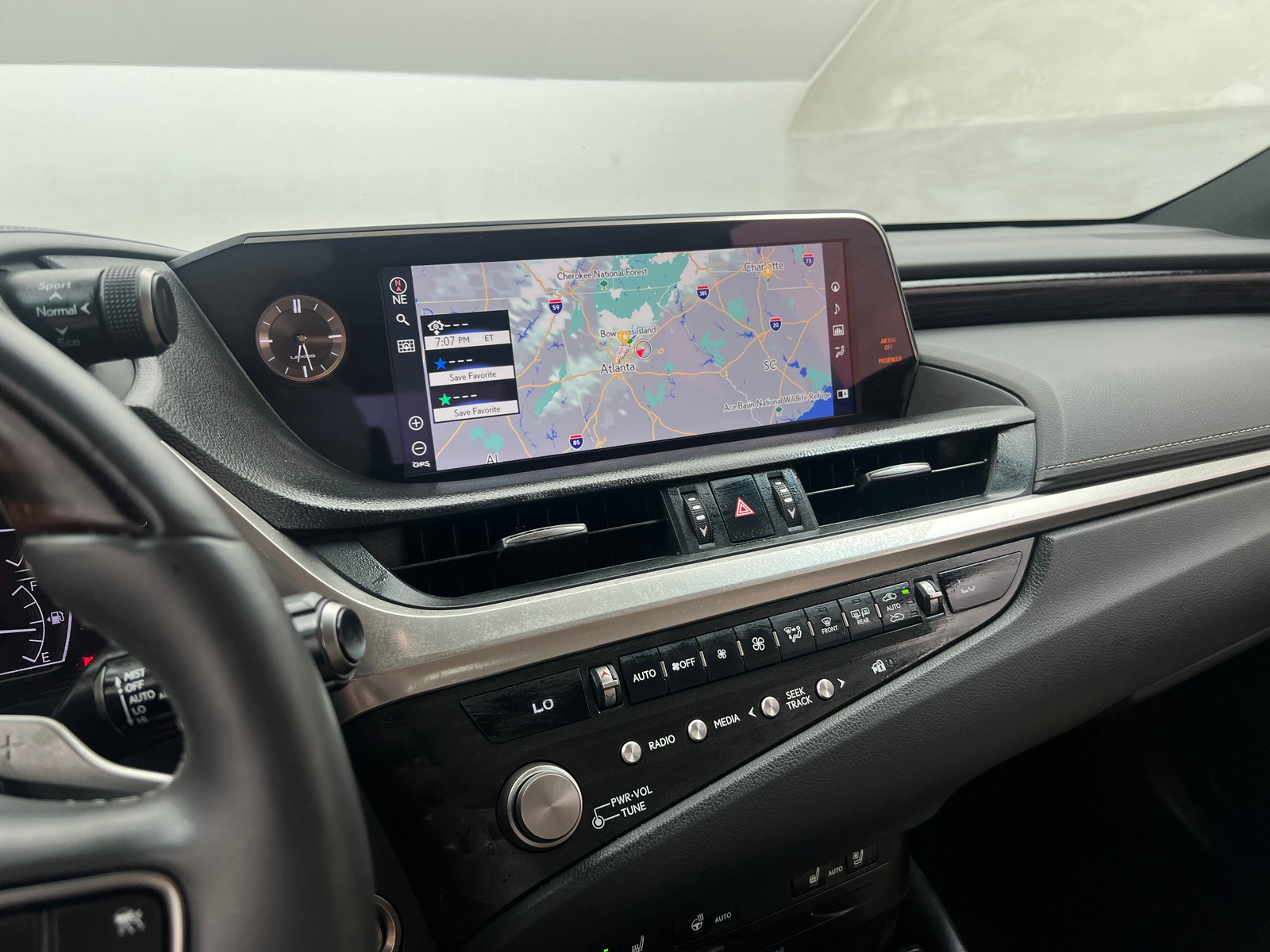 Thumbnail: 2021 Lexus ES - 3