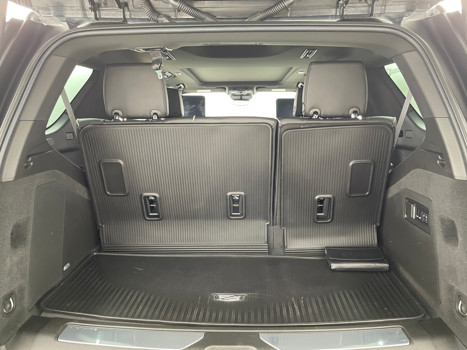 Thumbnail: 2021 Cadillac Escalade - 6