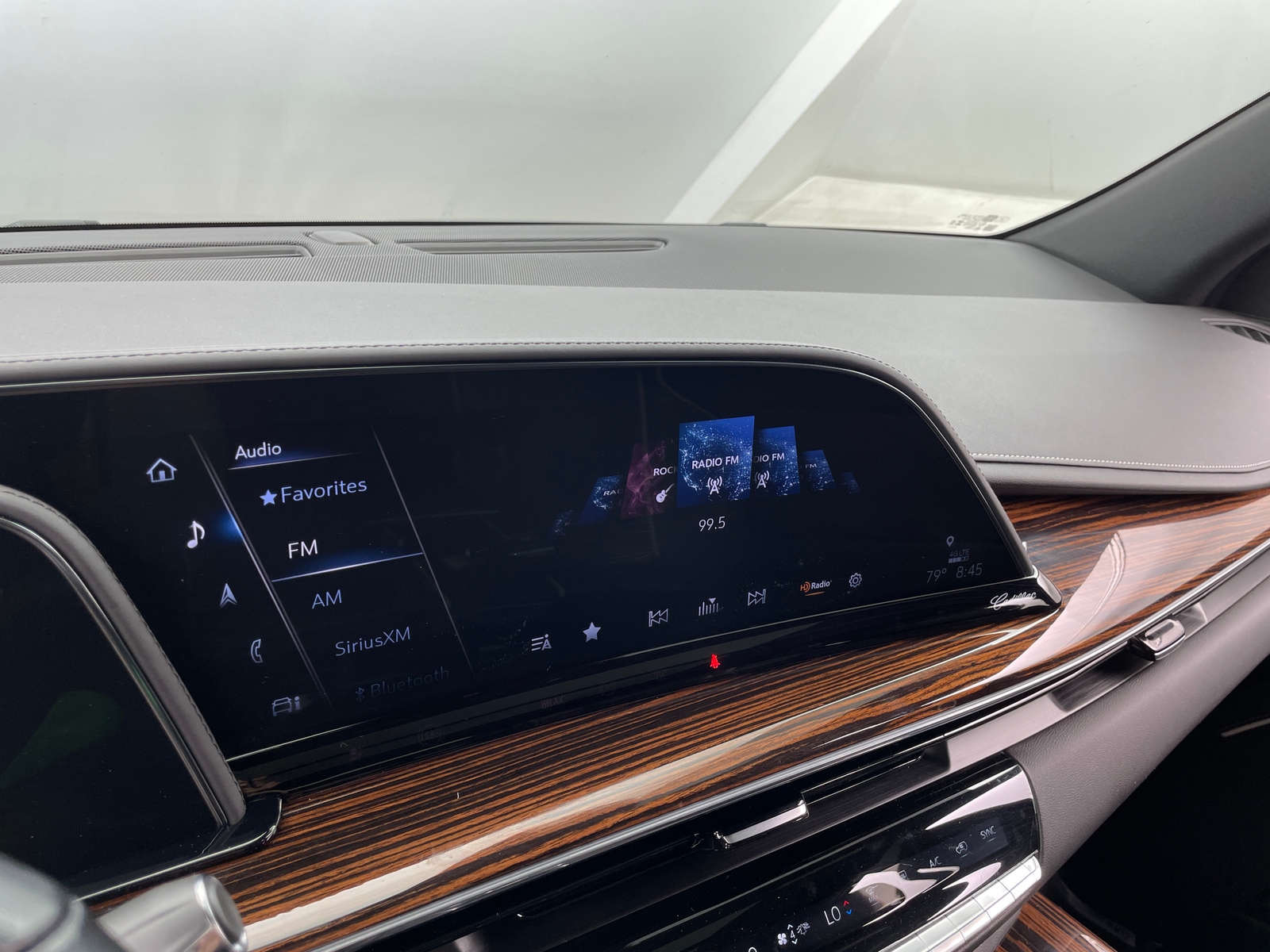 Thumbnail: 2021 Cadillac Escalade - 3
