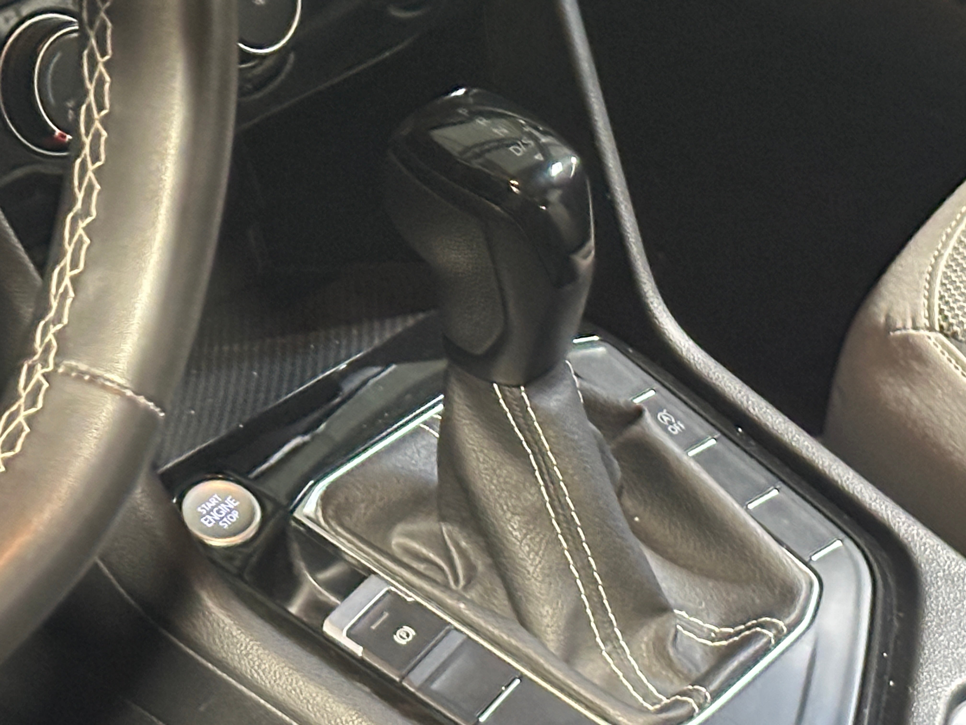 2023 Volkswagen Taos S - Photo 2