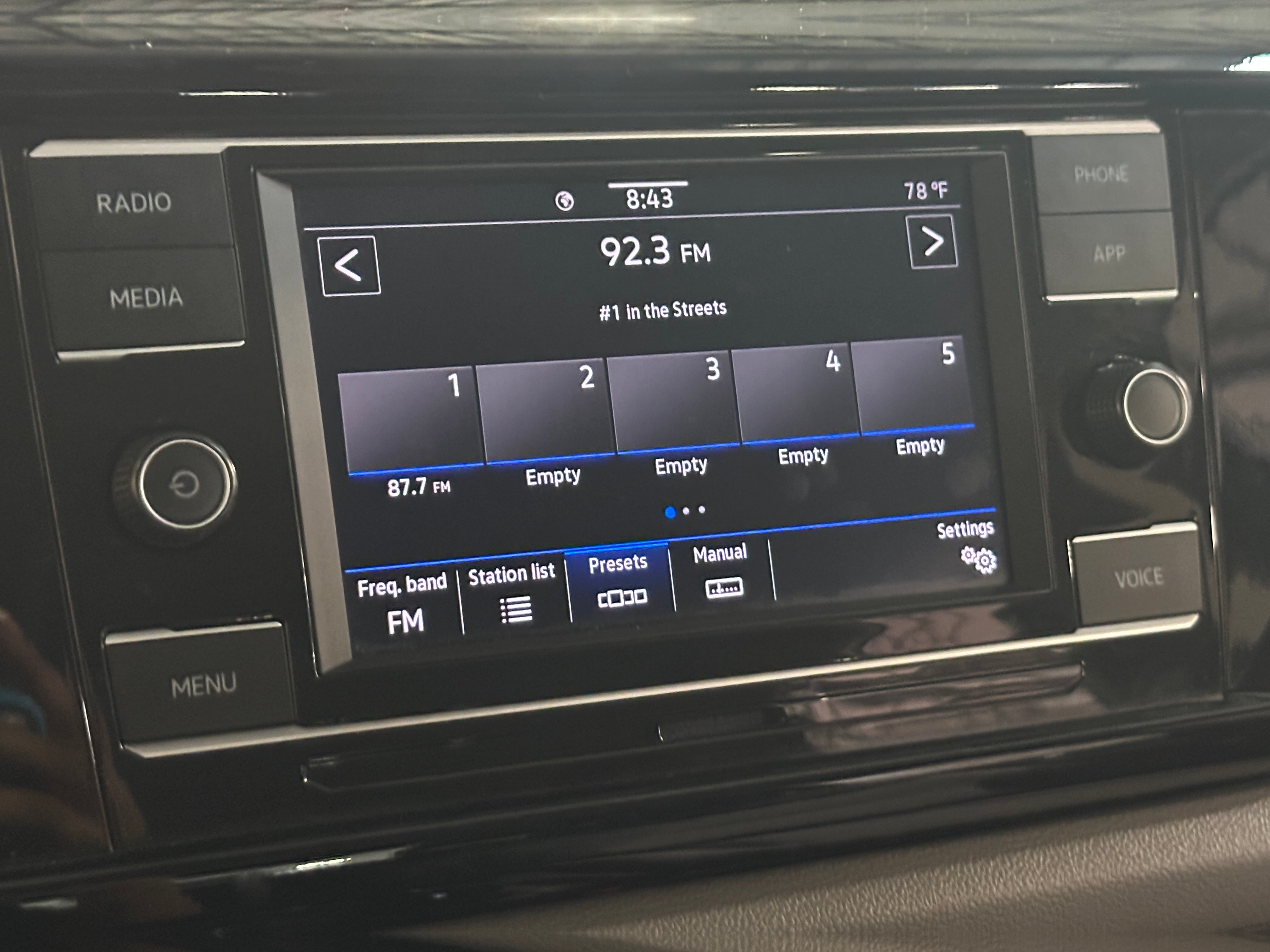 2023 Volkswagen Taos S - Photo 10