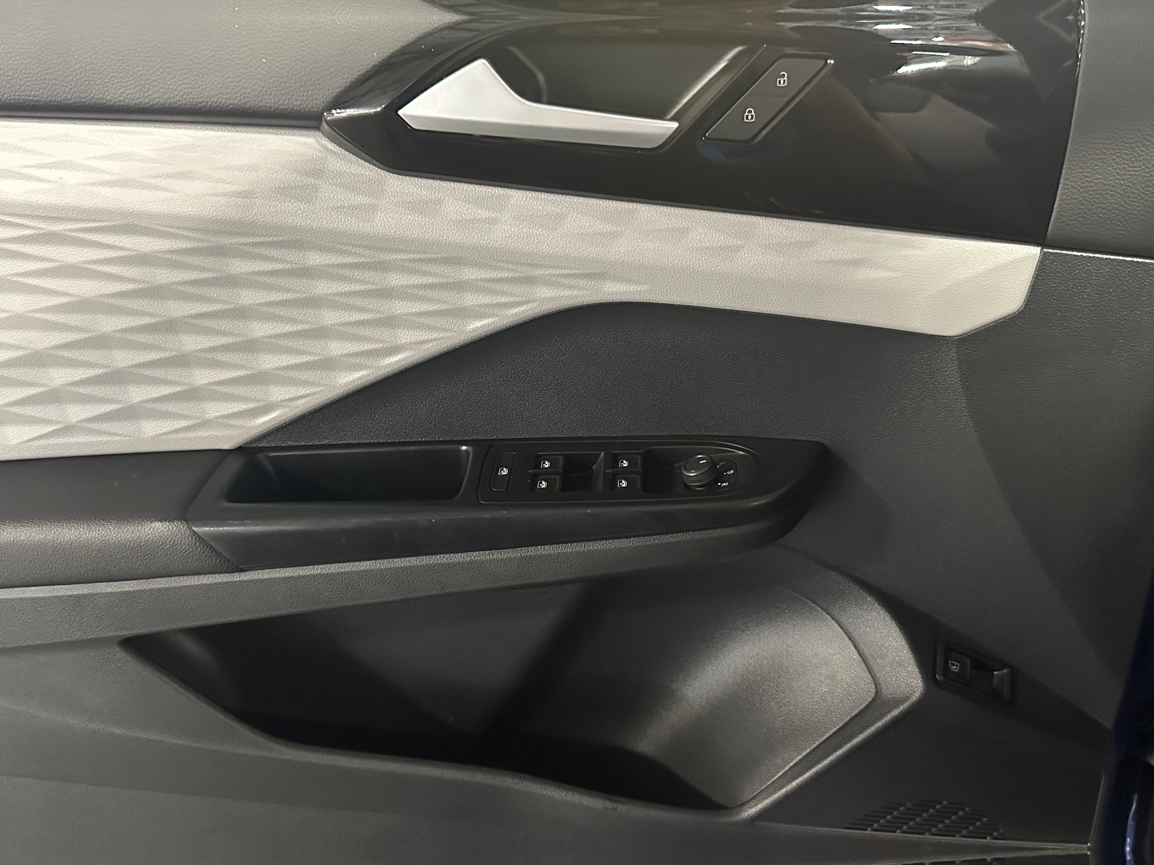 2023 Volkswagen Taos S - Photo 16