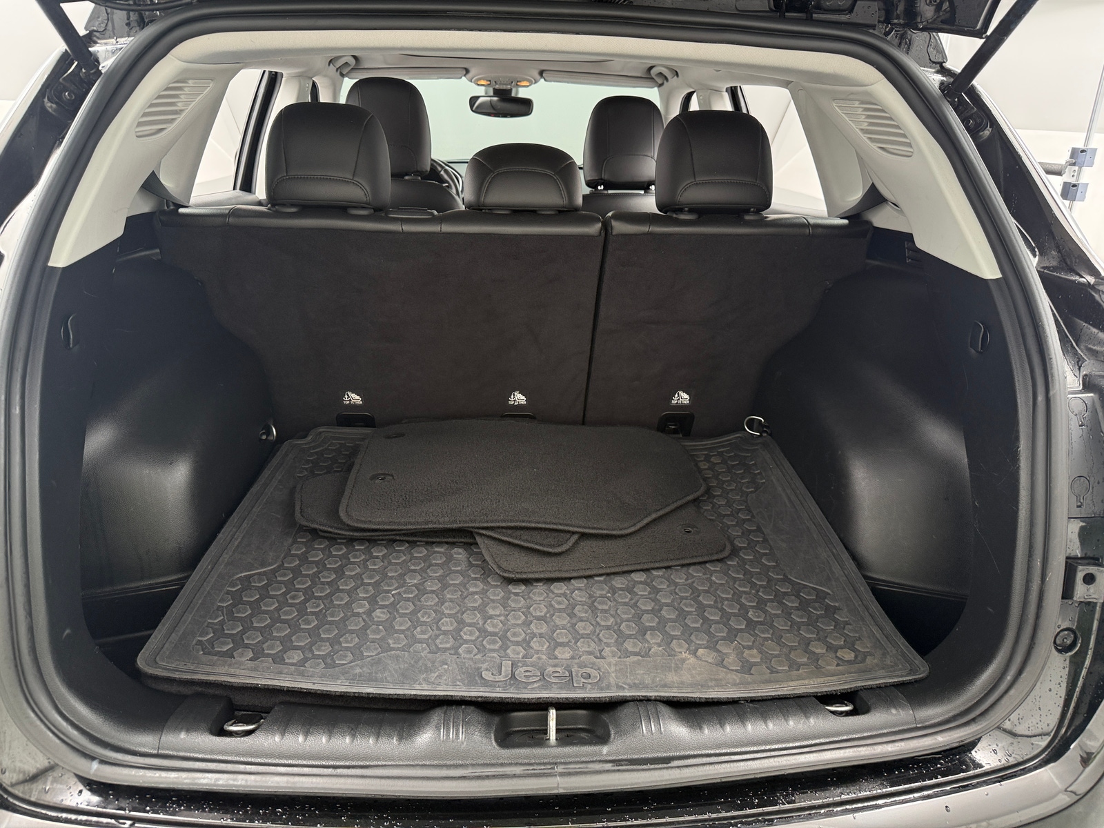 Thumbnail: 2018 Jeep Compass - 6