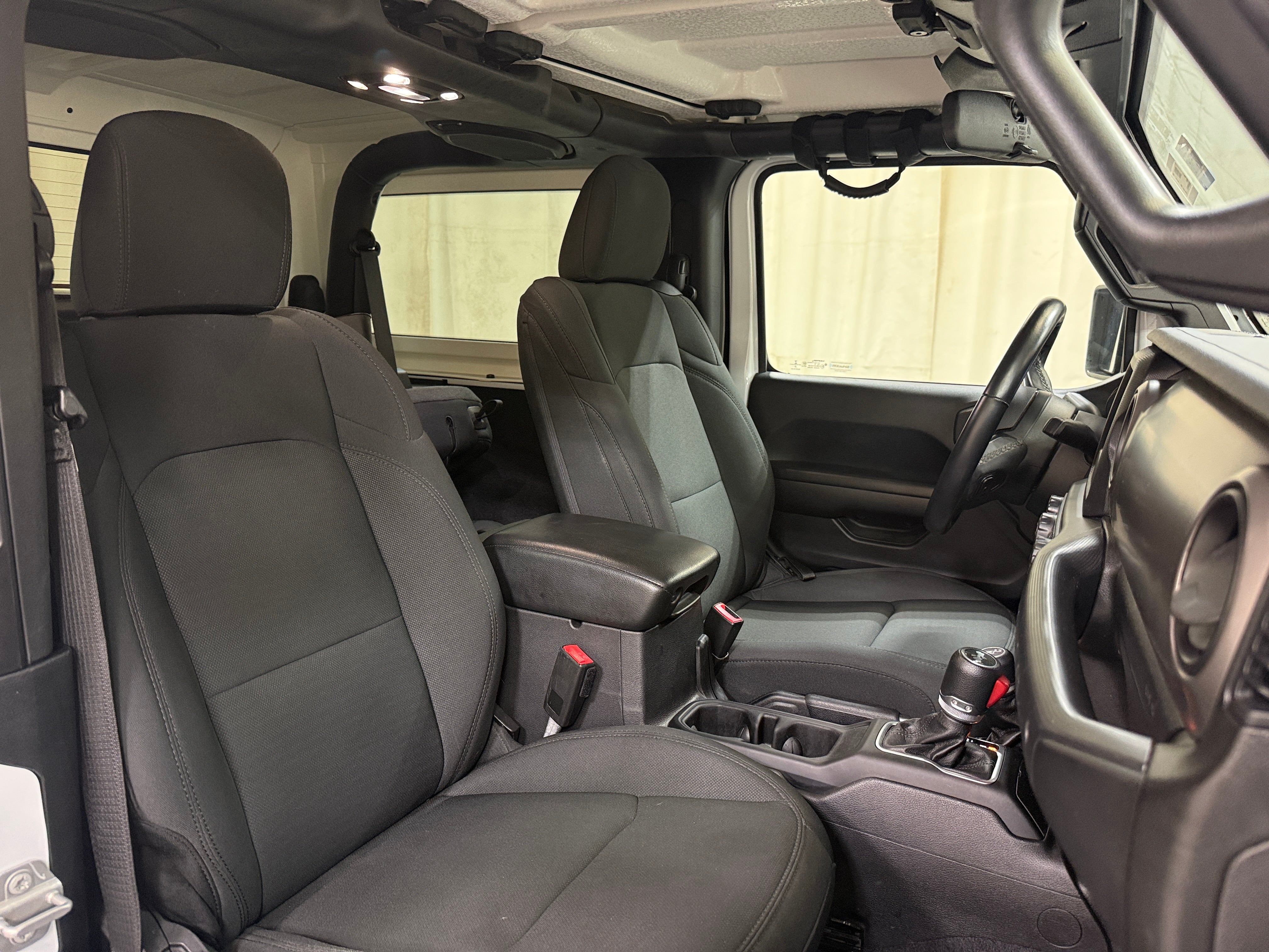 2021 Jeep Wrangler Sport S - Photo 2