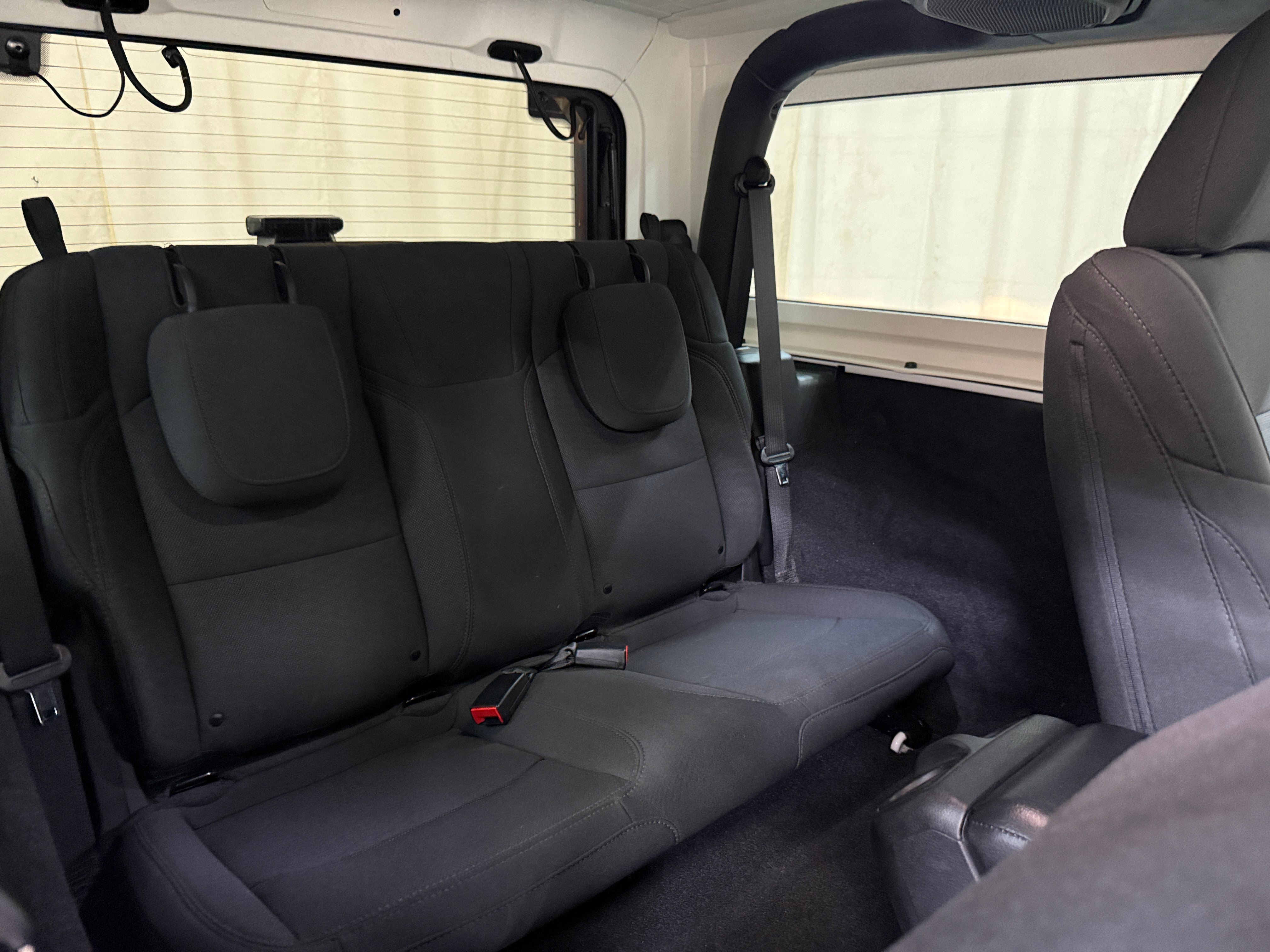 2021 Jeep Wrangler Sport S - Photo 3