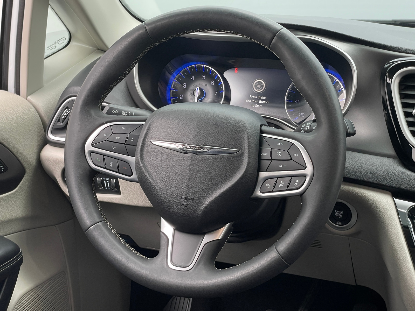 Thumbnail: 2024 Chrysler Pacifica - 4