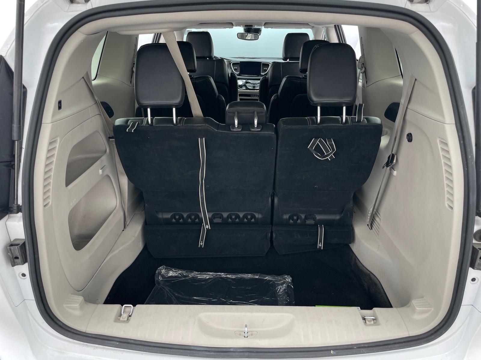 Thumbnail: 2024 Chrysler Pacifica - 6