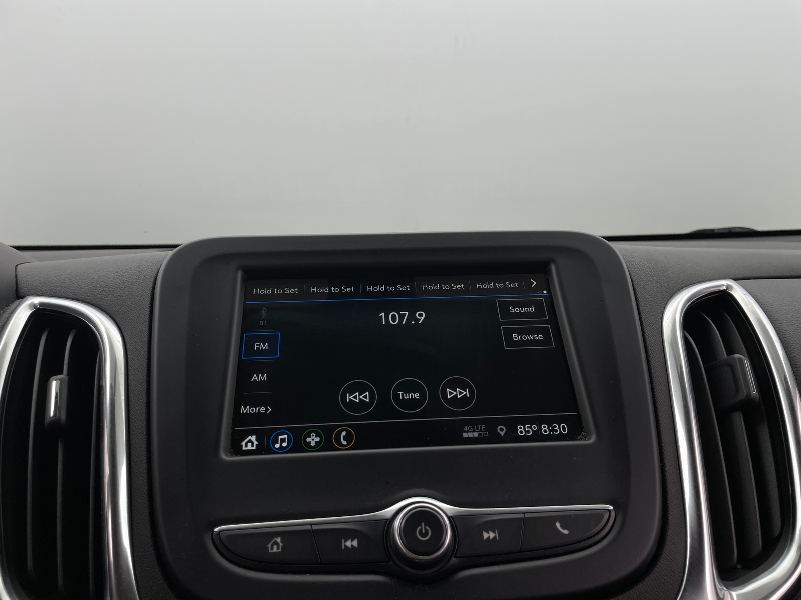 Thumbnail: 2019 Chevrolet Equinox - 4