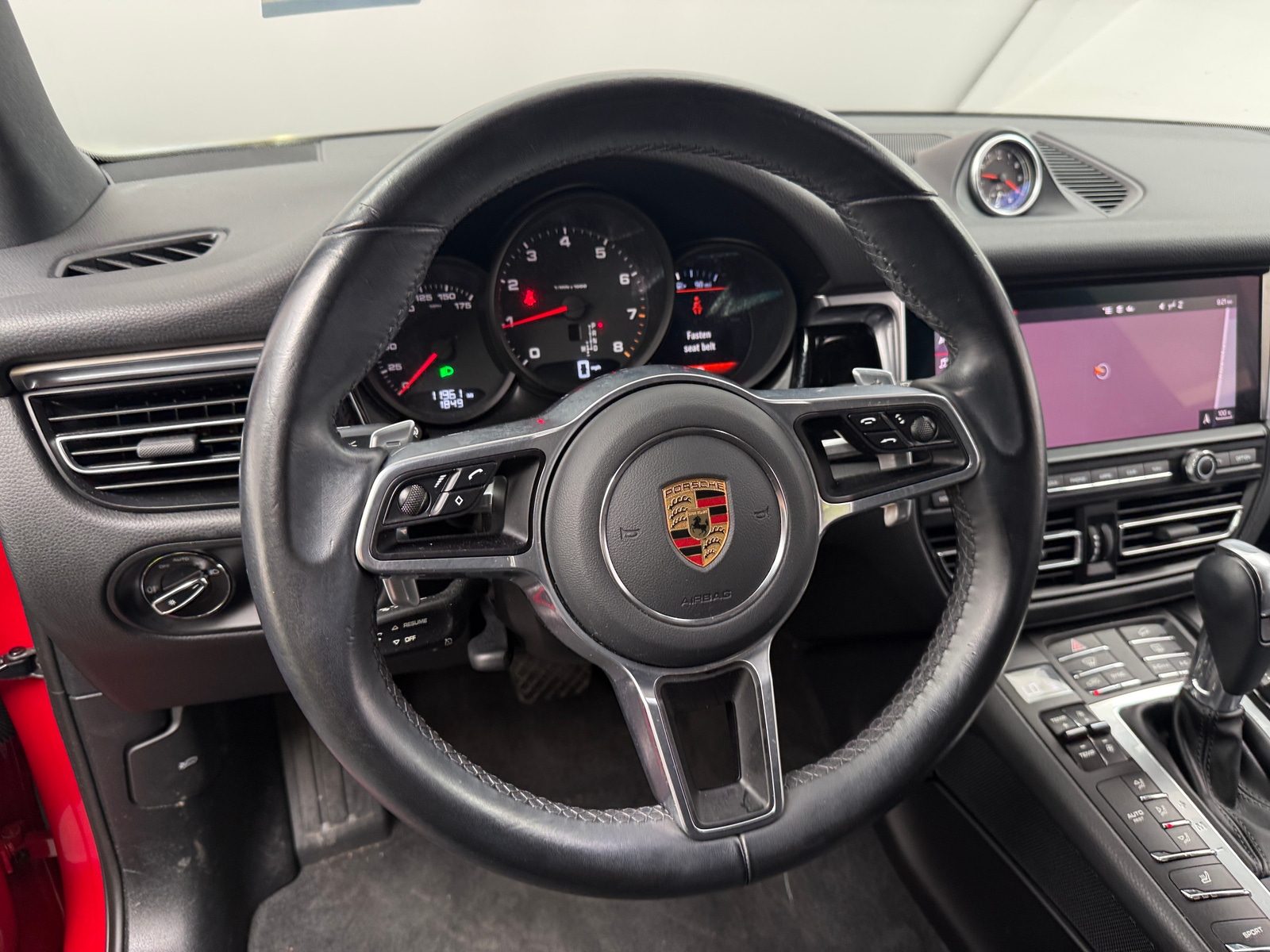 Thumbnail: 2021 Porsche Macan - 4