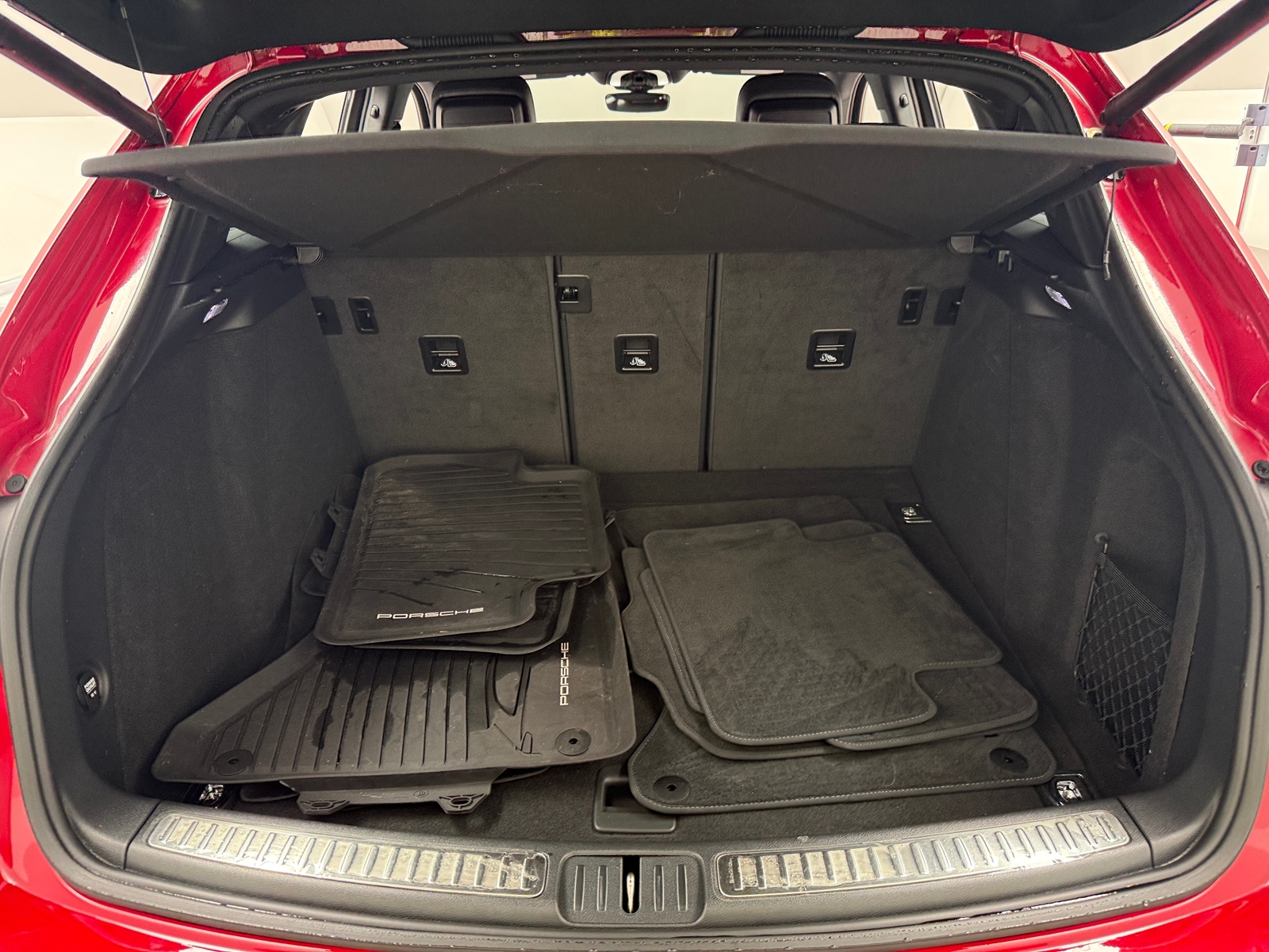 Thumbnail: 2021 Porsche Macan - 6