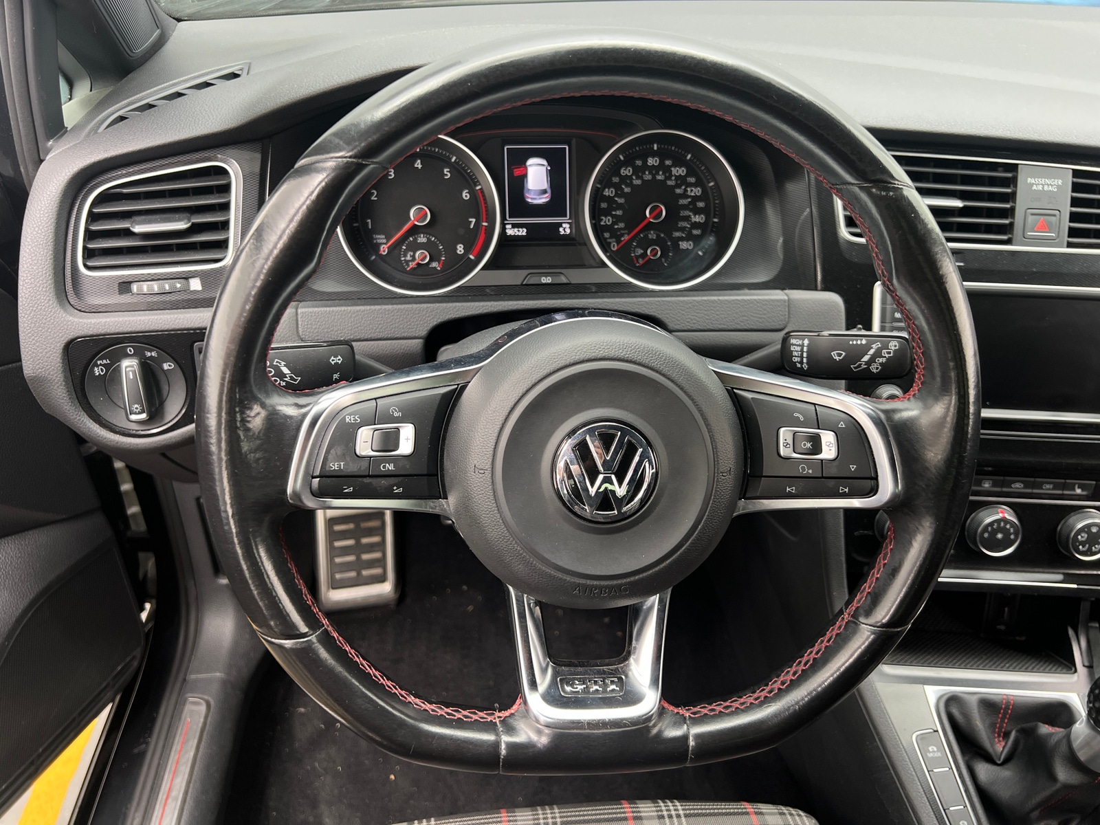 Thumbnail: 2016 Volkswagen Golf - 5